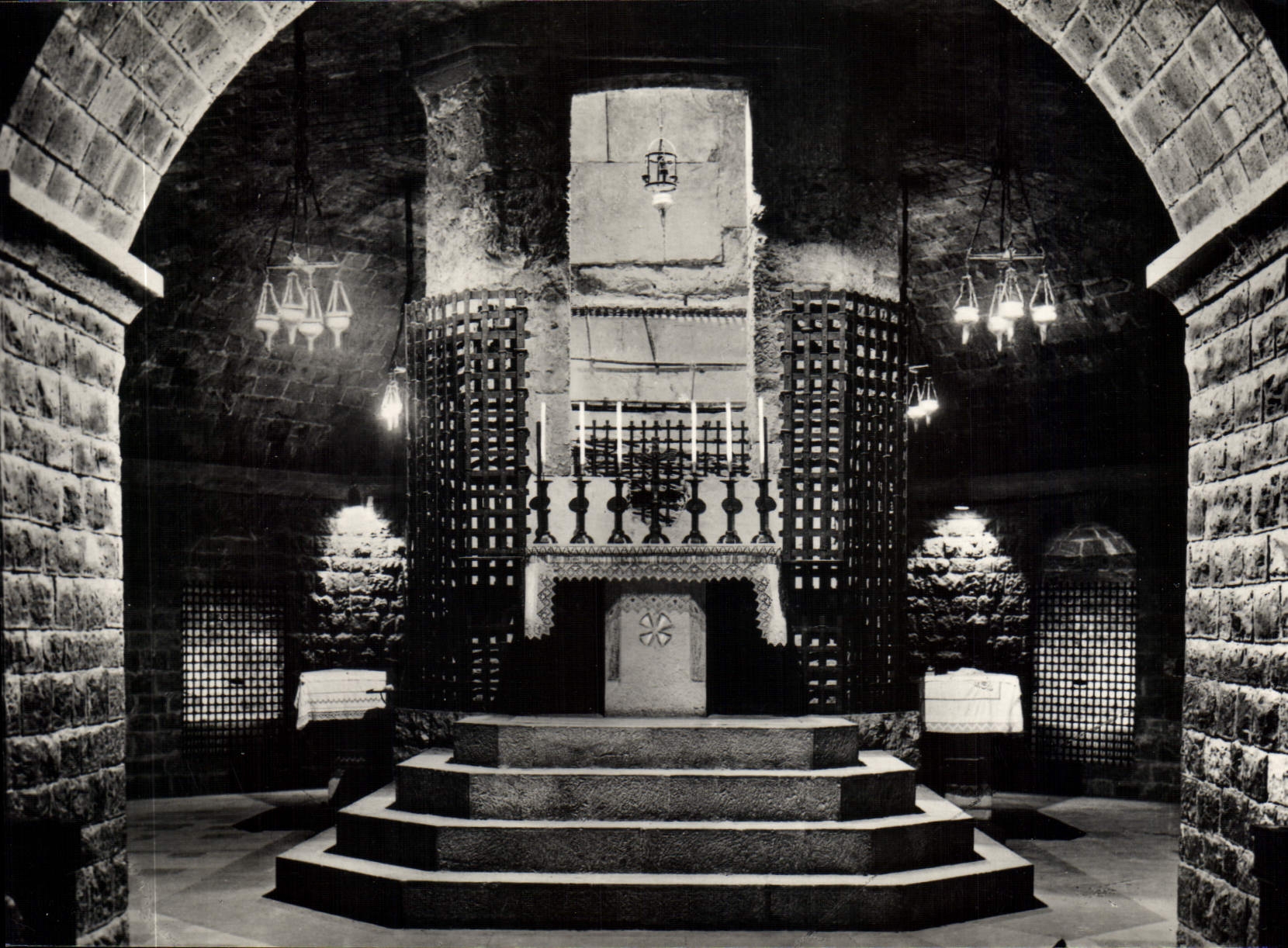 CPM Assisi Basilique de St Francois Tombeau du Saint 