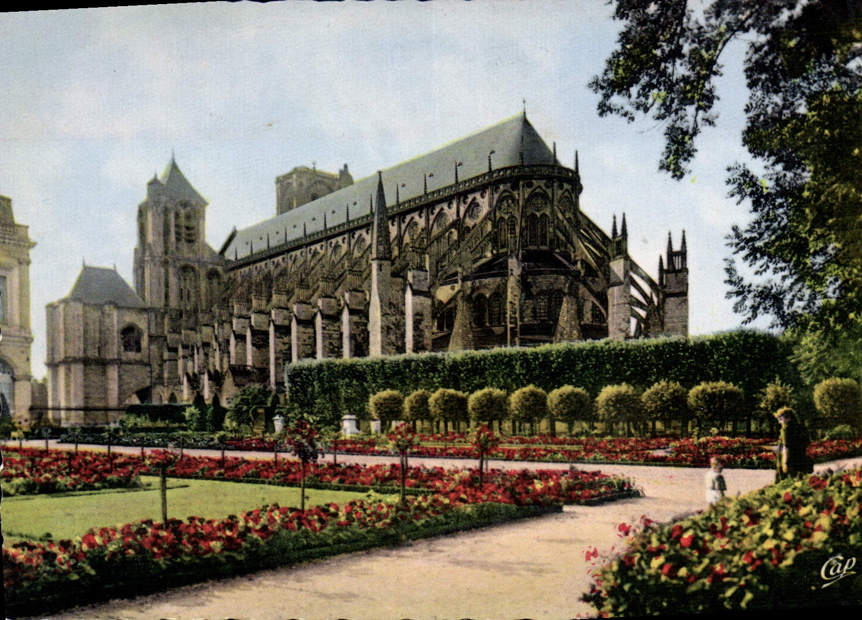 CPM Bourges Vue du Jardin de l'Archeveche 