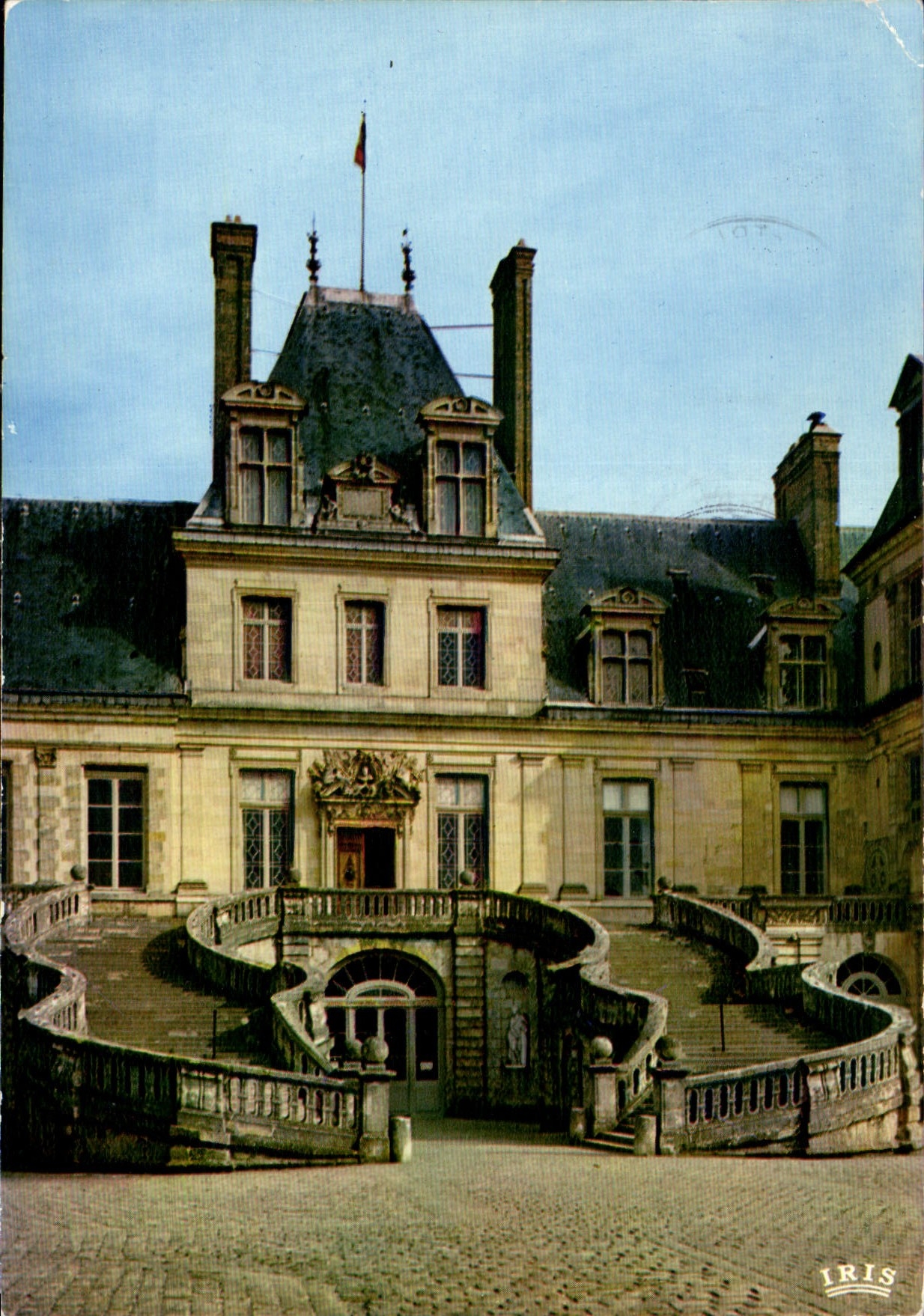 CPM Foantainebleau et ses Merveilles Le Palais  