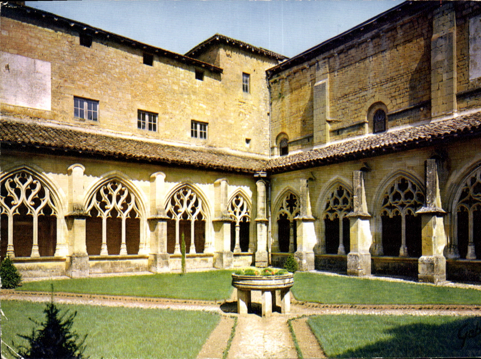 CPM En Parcourant la Dordogne Cadouin Le Cloitre de style gothique flamboyant