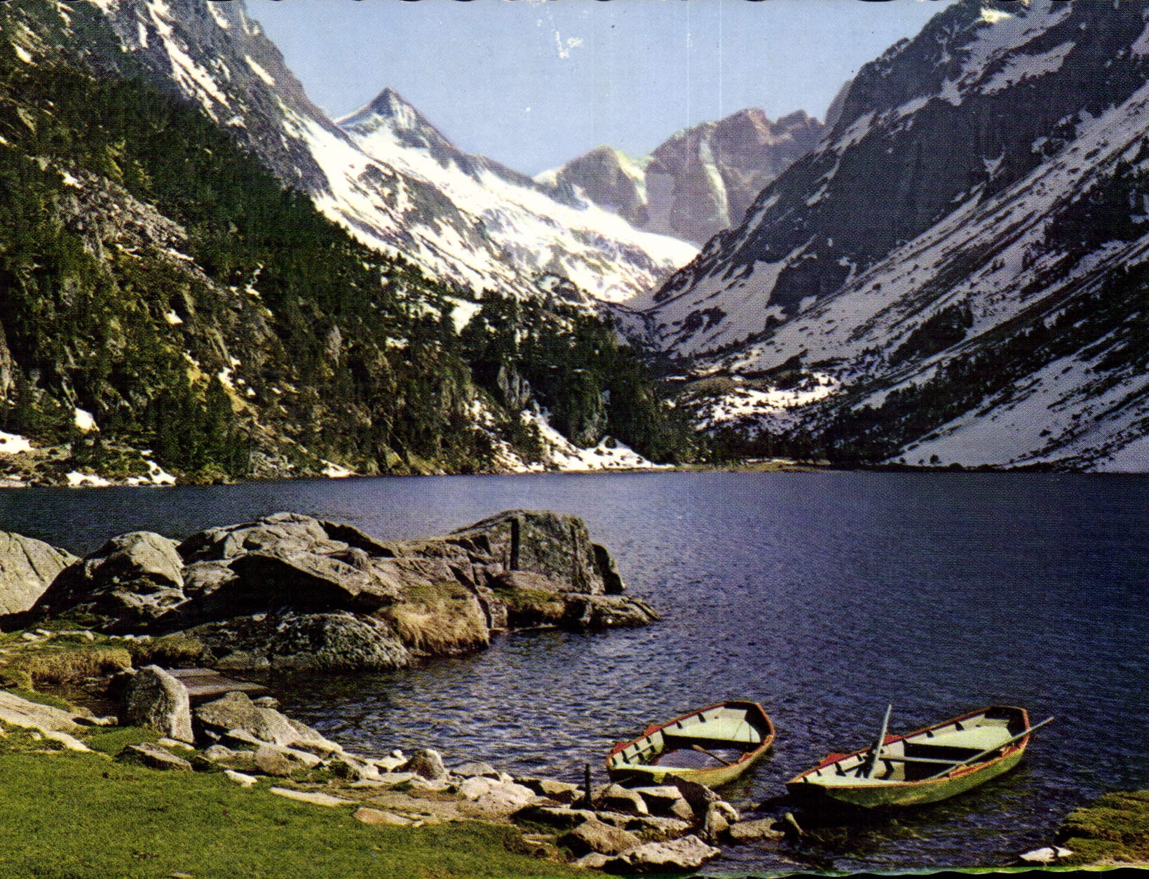 CPM Les Pyrenees Le Lac de Gaube et le Vignemale 
