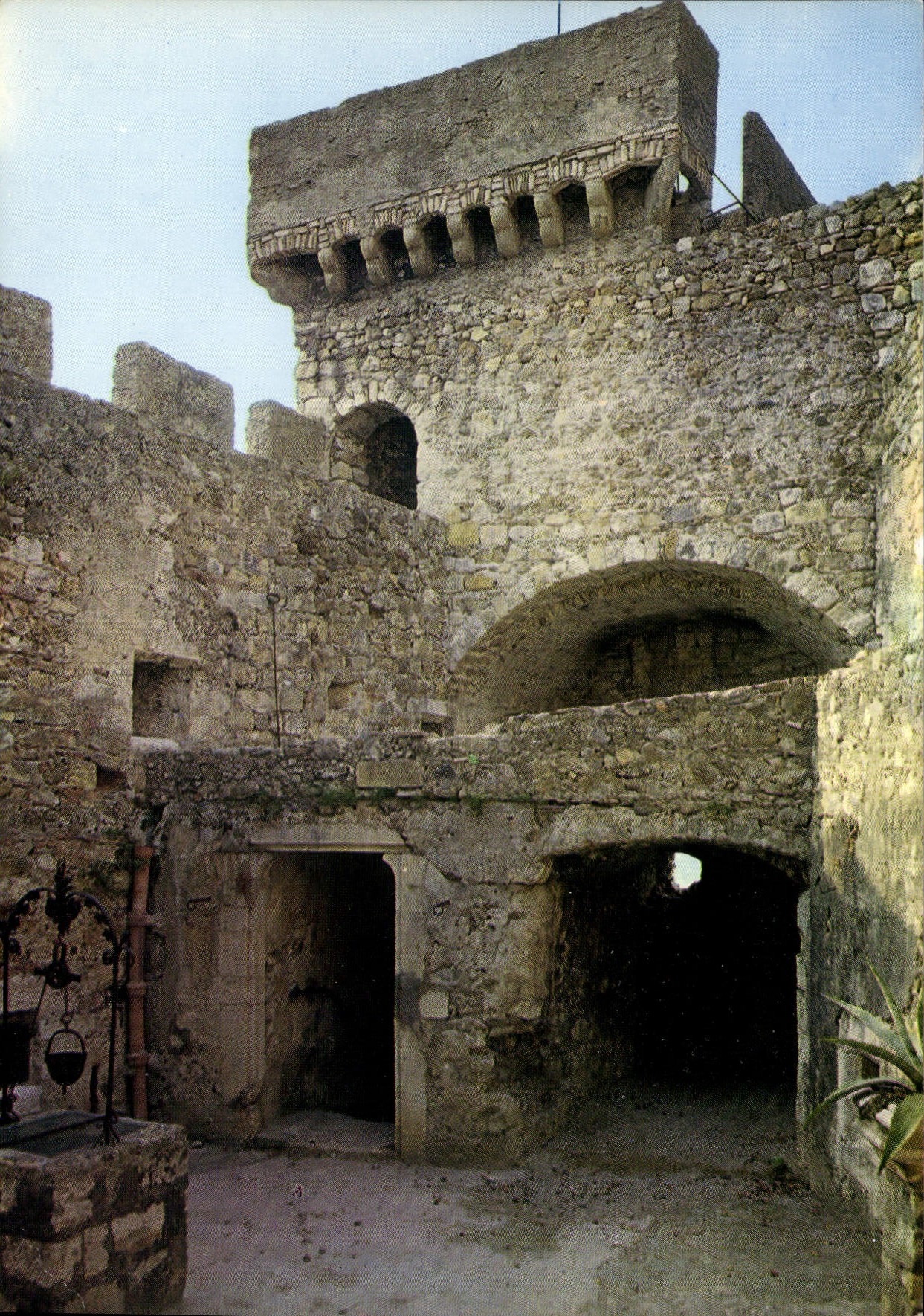CPM Les Sites Pittoresques de la Cote d'Azur Roquebrune Village