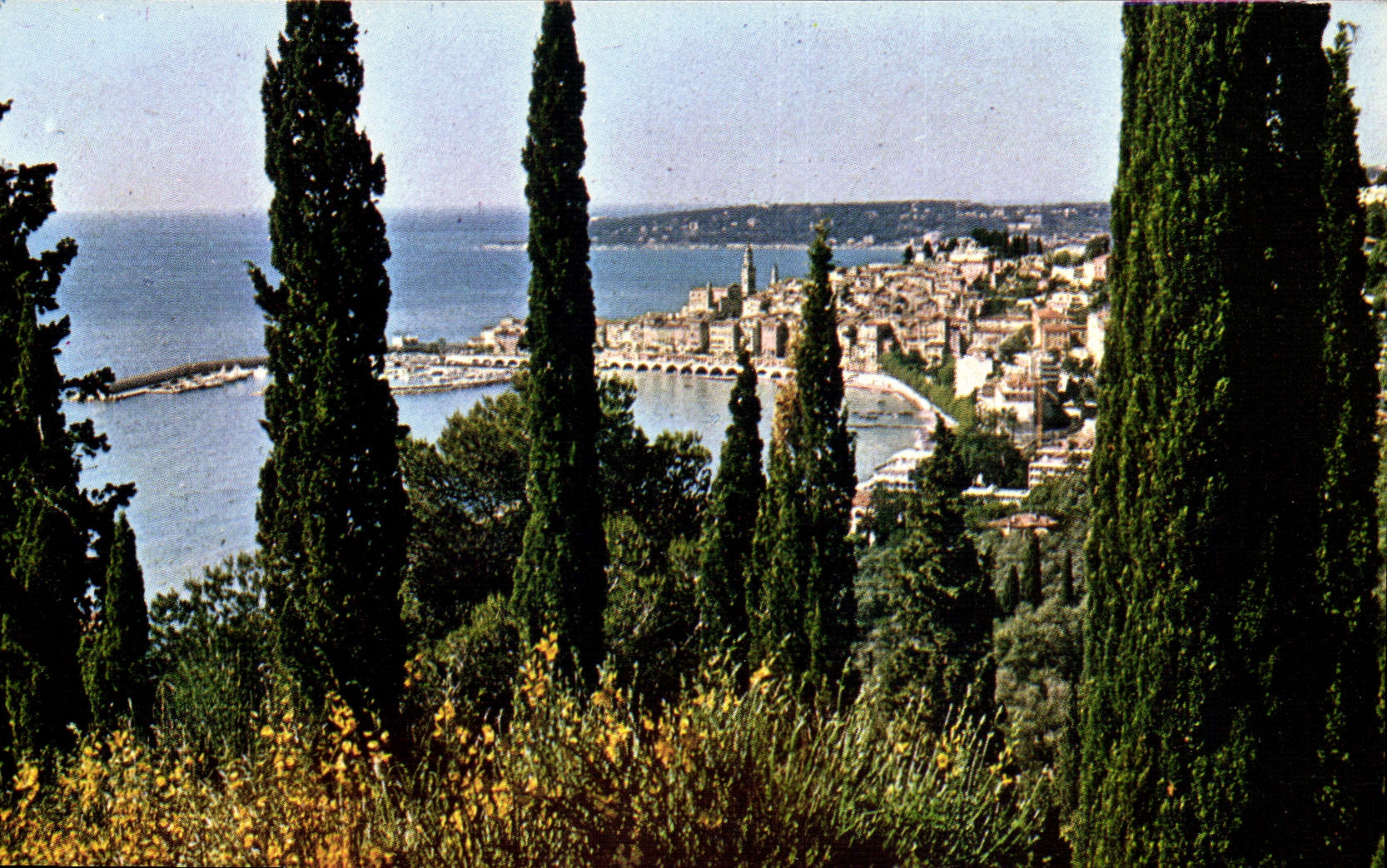 CPM Les Sites Merveilleux de la Cote d'Azur Menton Vue generale