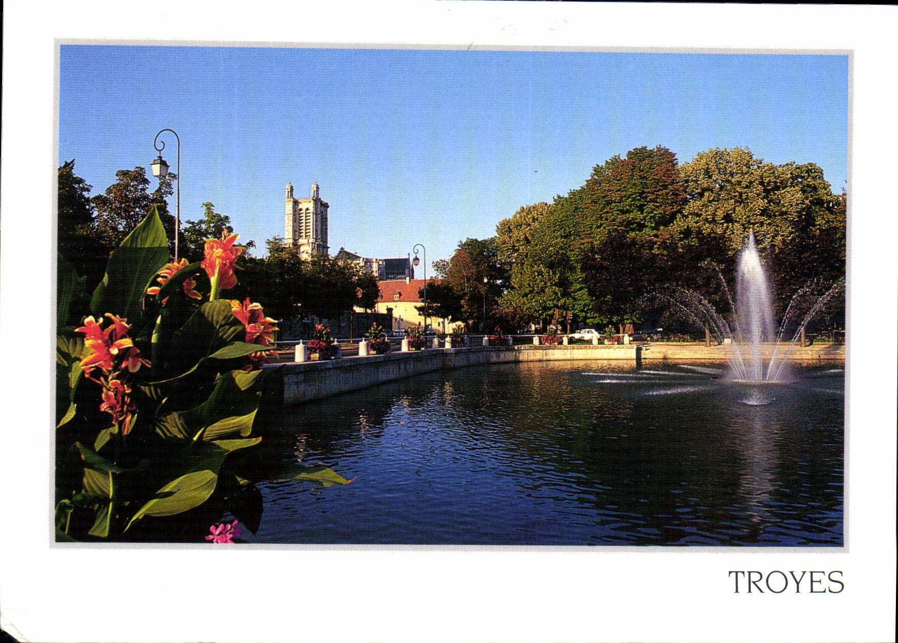CPM Troyes Aube La fontaine 