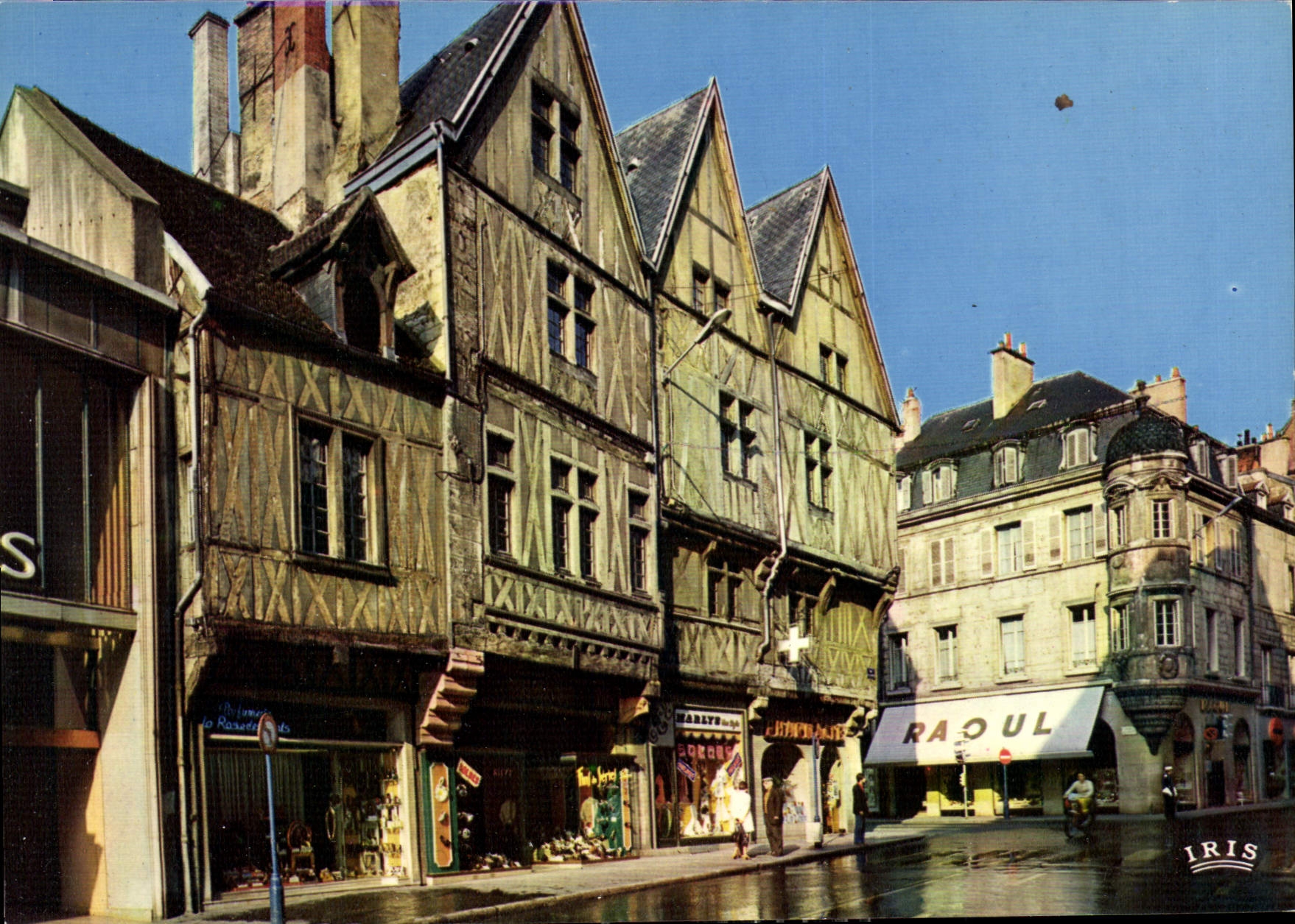 CPM Dijon Rue de la Liberte Le Miroir 