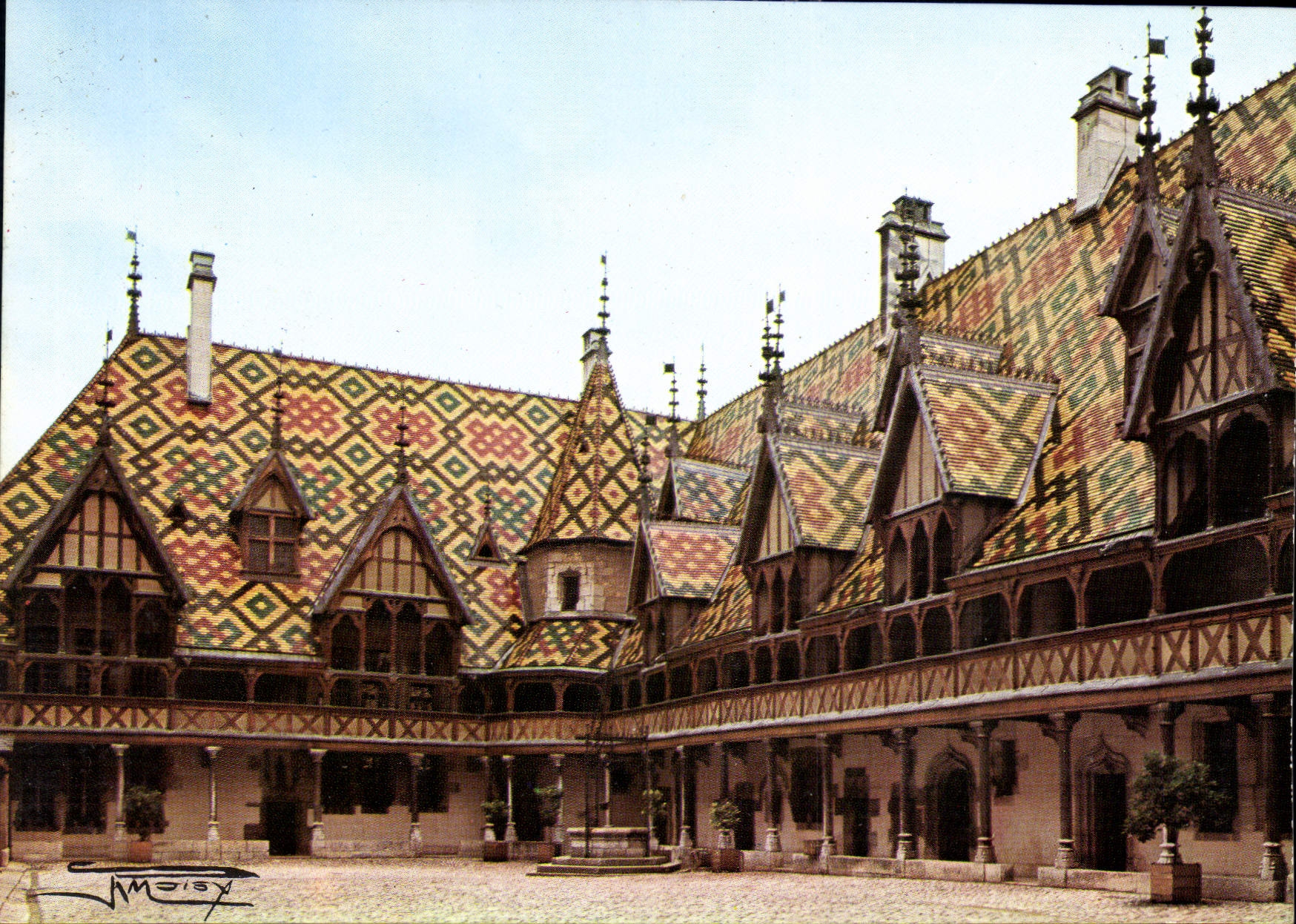 CPM Beaune Hotel Dieu Cour d'Honneur Merveille d'art burgondo flamand