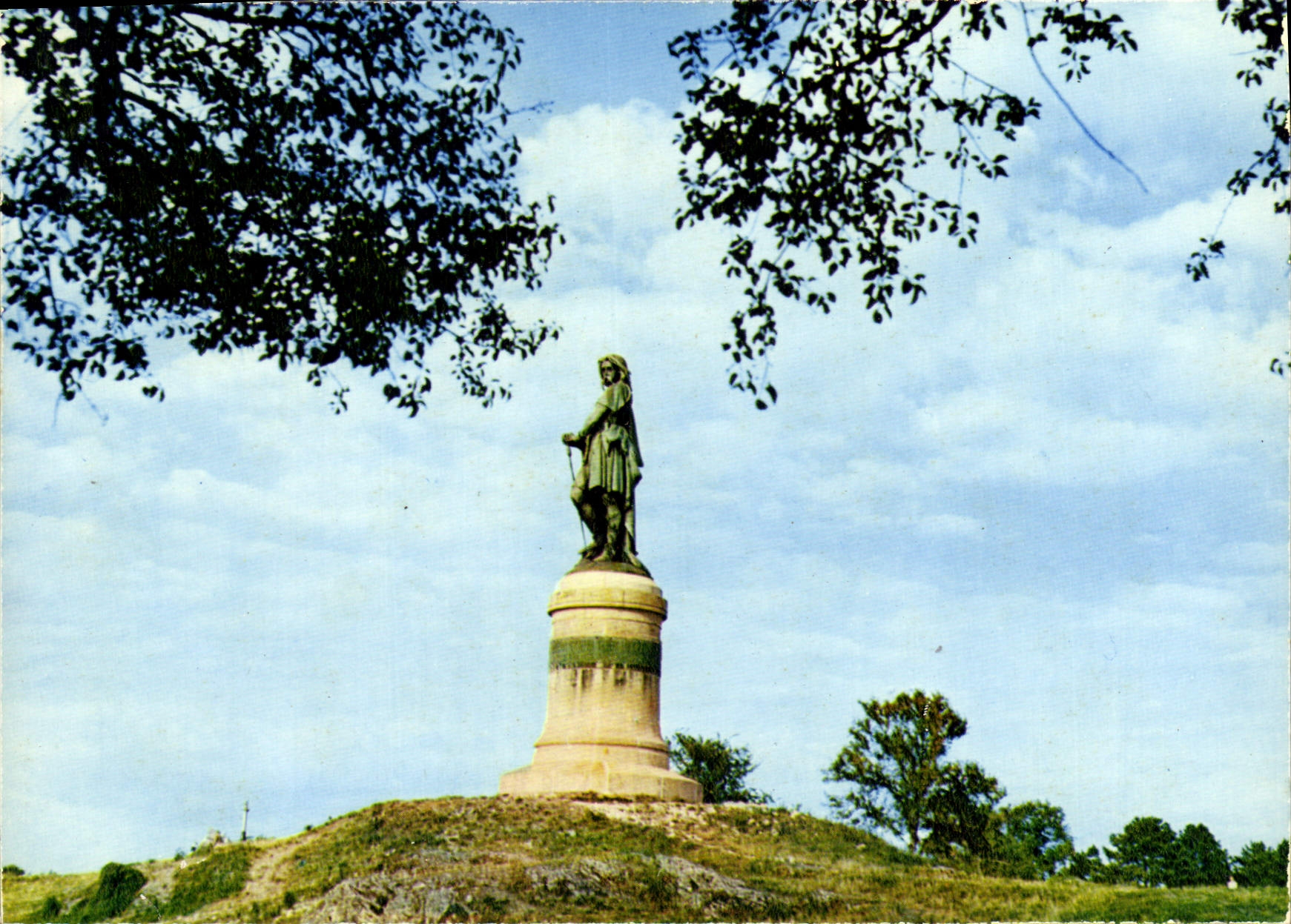 CPM Alise Ste Reine Alesia Cote d'Or Statue de Vercingetorix par Millet