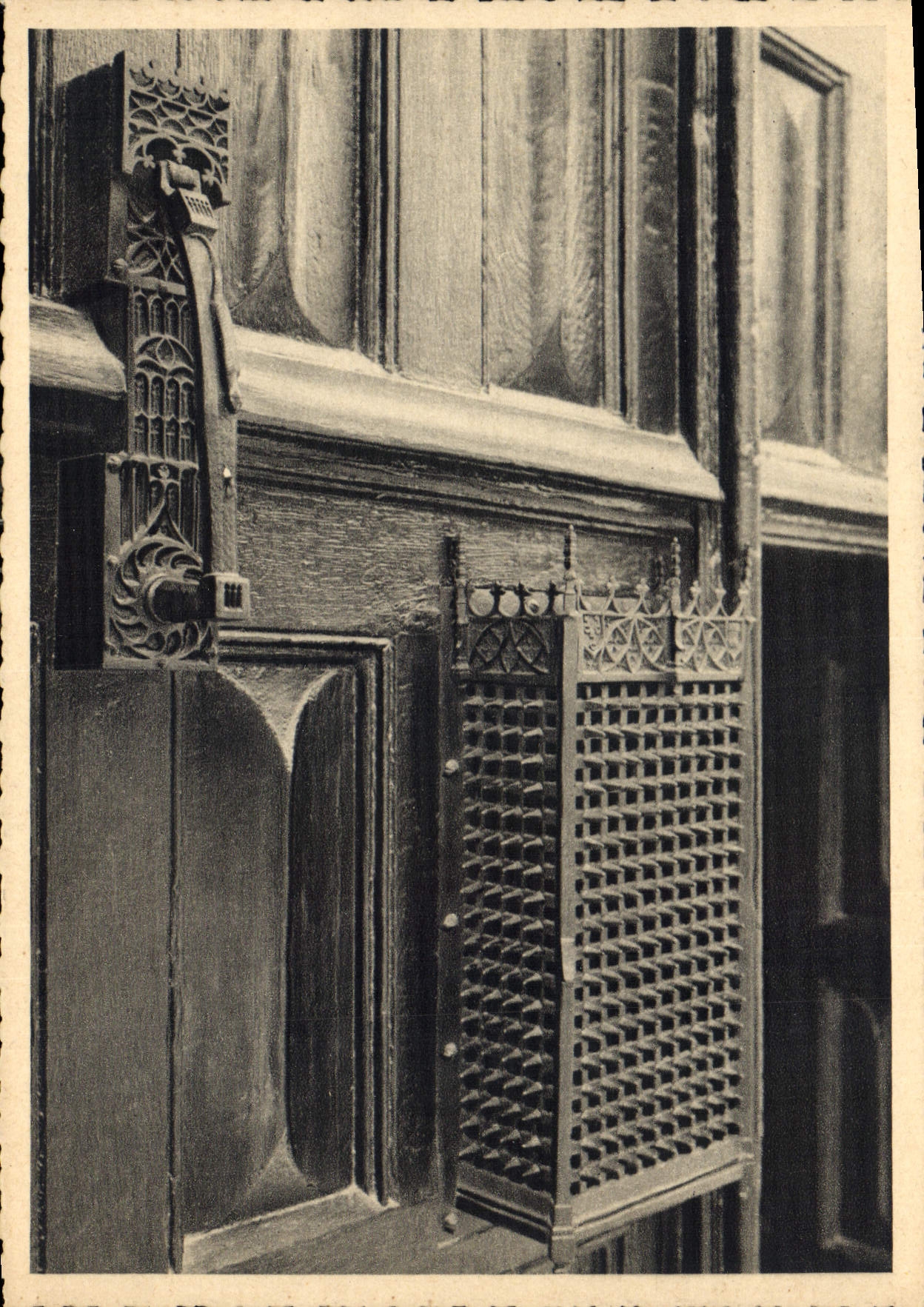 CPM Hotel Dieu de Beaune Cote d'Or Marteau et Judas de la porte d'Entree