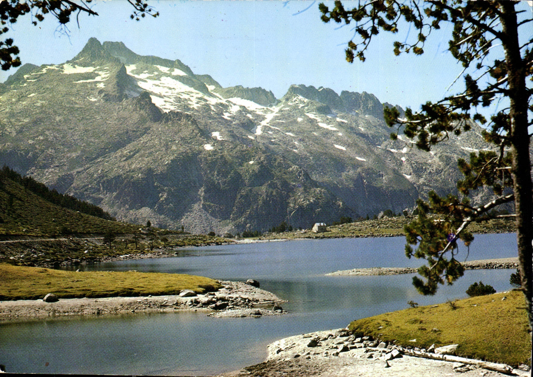 CPM Haute Vallee d'Aure Le Lac d'Aumer et le Pic de Neouvielle
