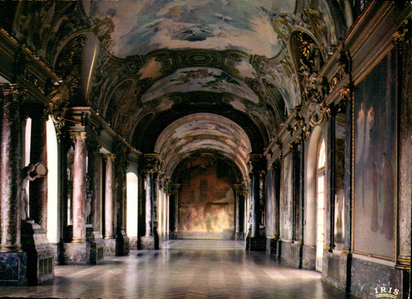 CPM Toulouse Ville d'Art Cite des Violettes Le Capitole salle des Illustres 