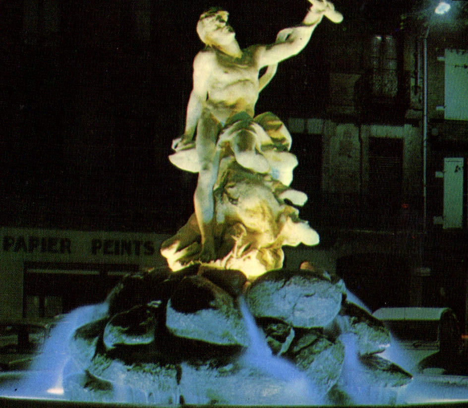 CPM Toulouse Place Roland Statue de Roland sonnant du cor 