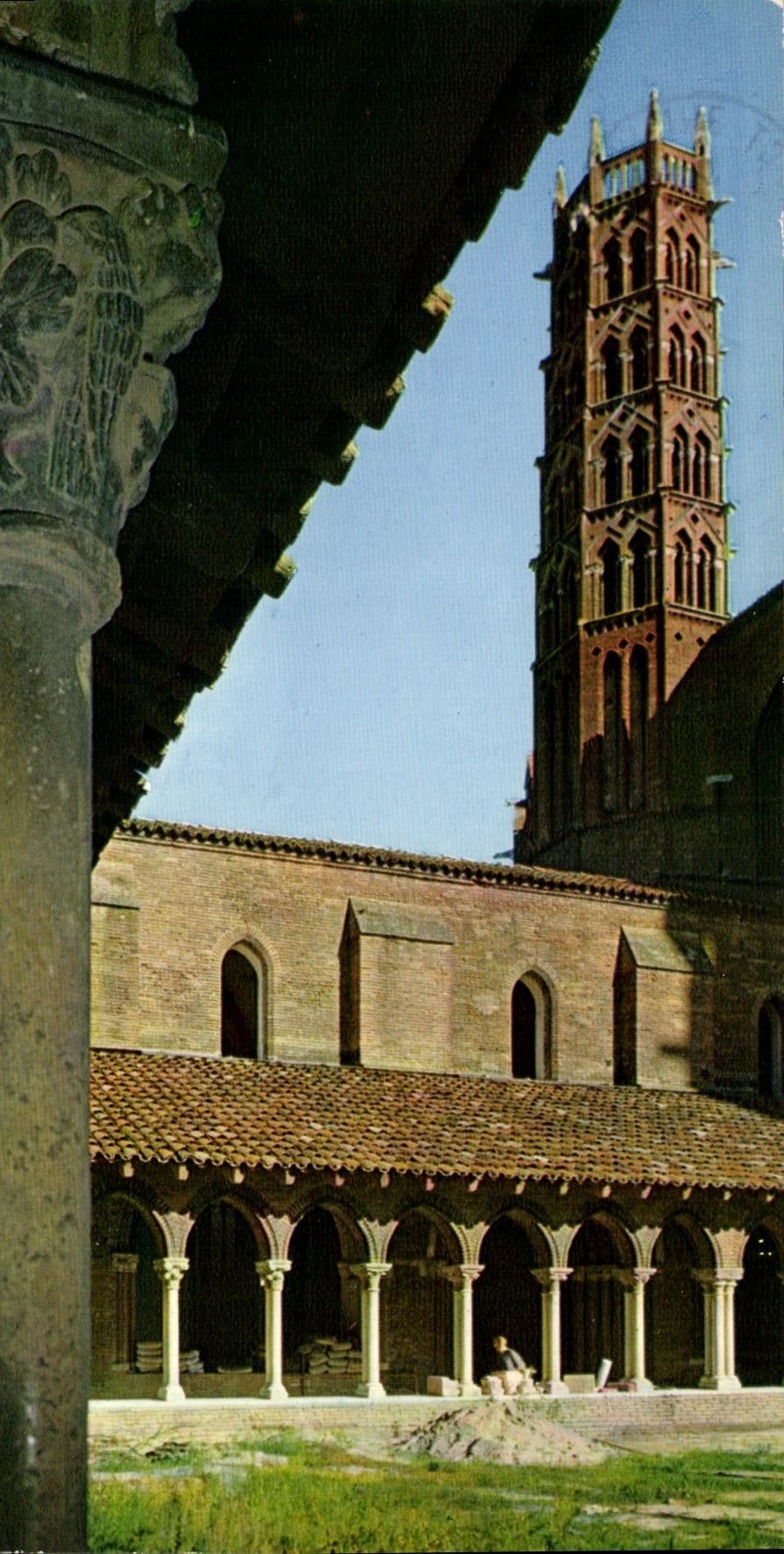 CPM Toulouse Ville d'art cite des Violettes Le Clocher et le cloitre gothique des Jacobins 