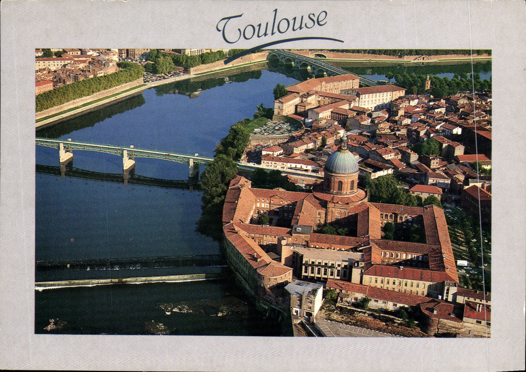 CPM Toulouse Capitale de Midi Pyrenees Vue aerienne sur les berges de la Garonne 