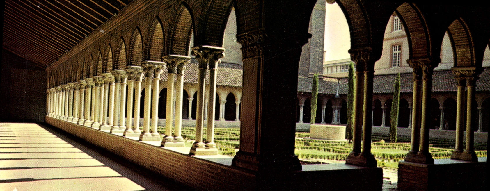 CPM Toulouse Ville d'Art Le Cloitre gothique des Jacobins 