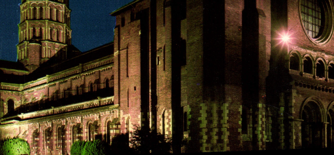 CPM Toulouse La Basilique Saint Sernin de Nuit La plus belle des Eglises Romanes de Pelerinage en Fr