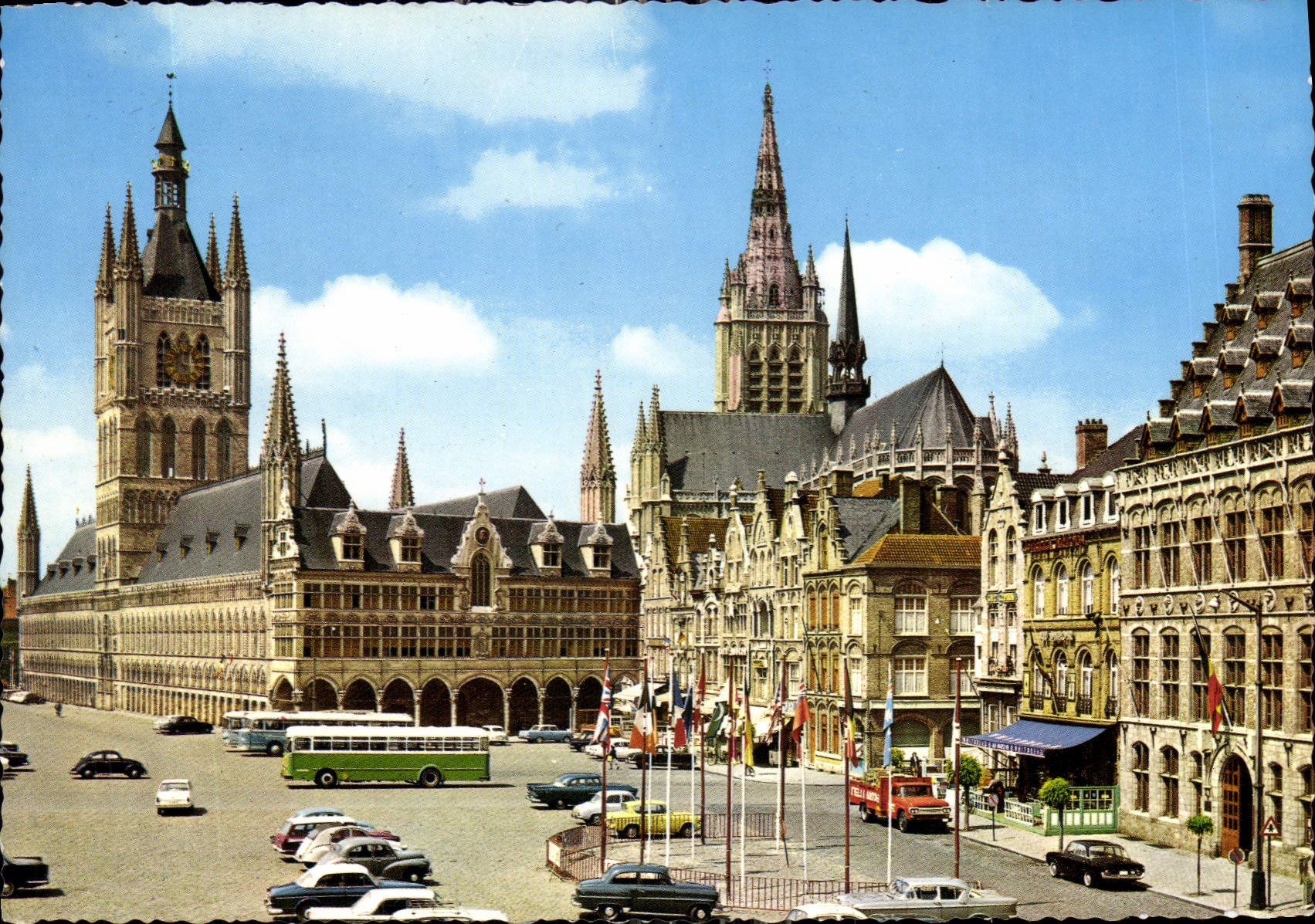 CPM Ieper de Hallen en Marktplaafs 