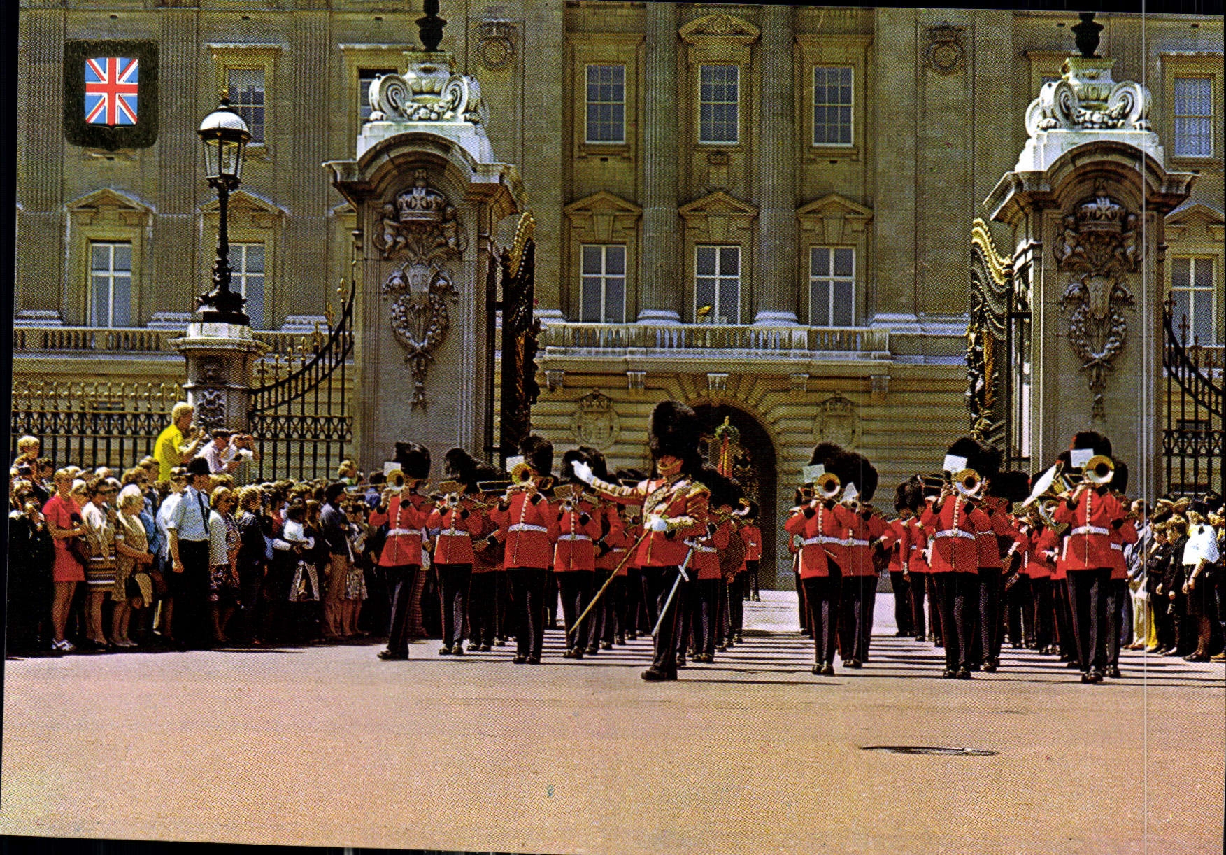 CPM London La Parade de la Garde de la Reine