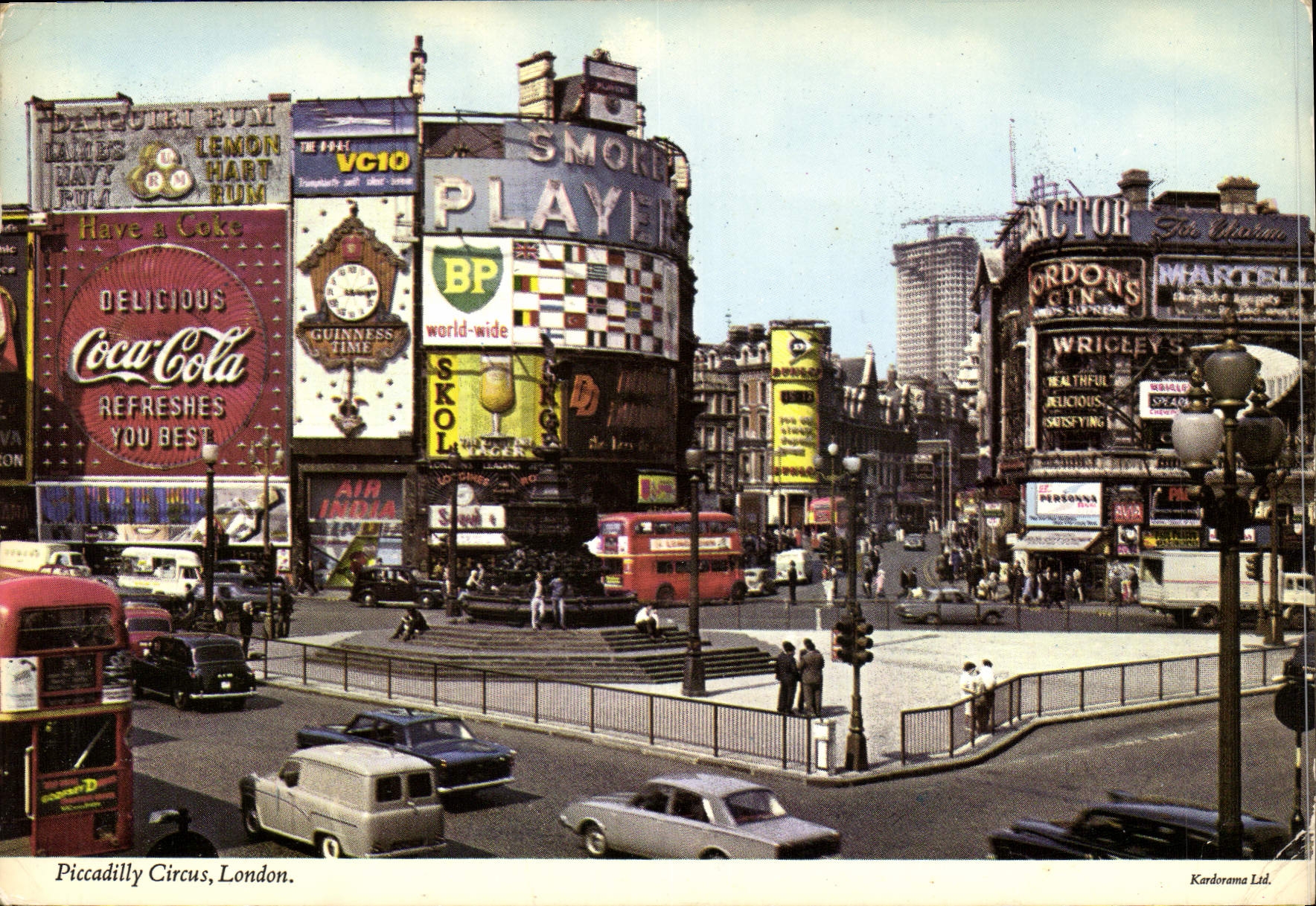 CPM Piccadilly Circus London 