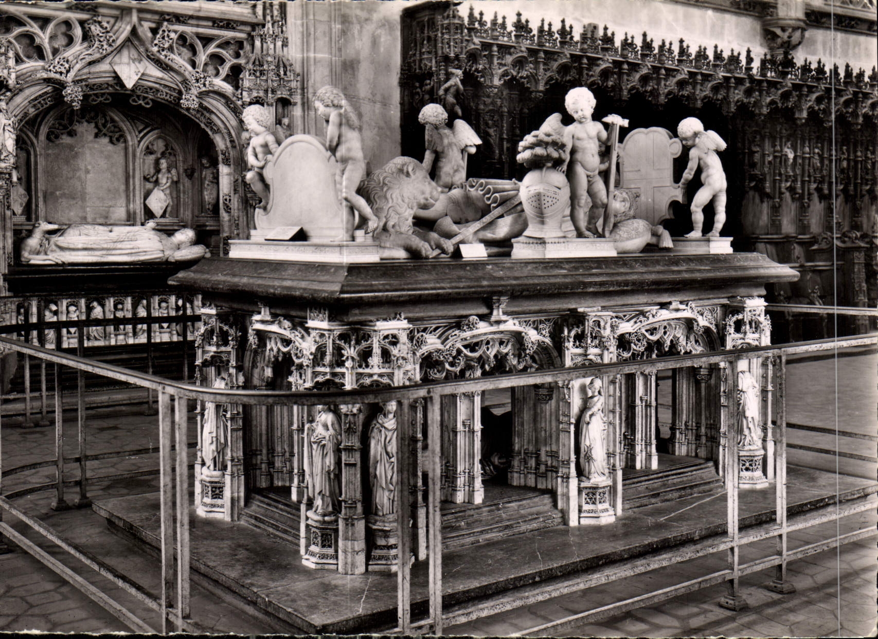 CPM Bourg Ain Eglise de Brou Le Tombeau de Philibert Le Beau 