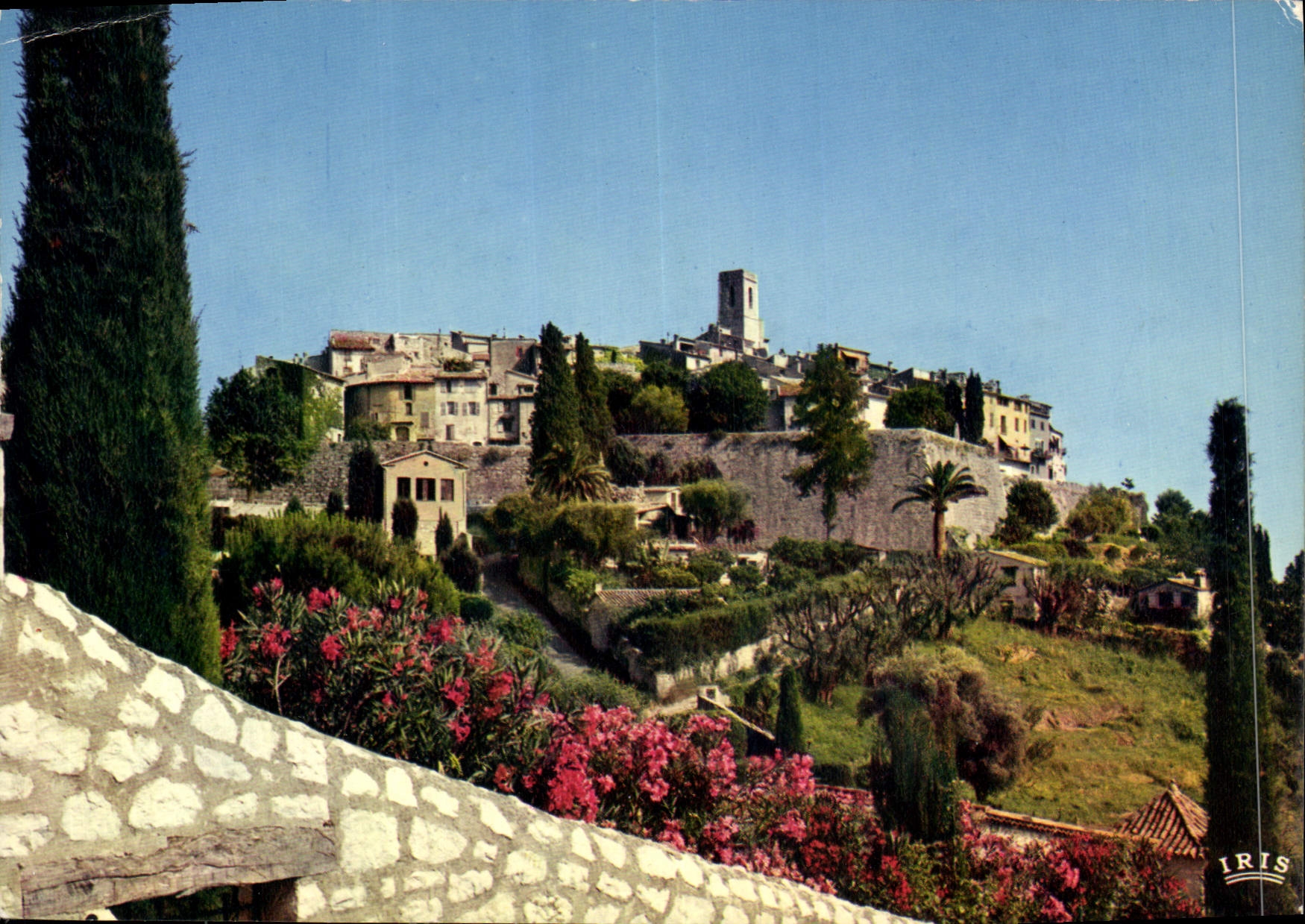 CPM Saint Paul de Vence Alpes Maritimes Vue de village 