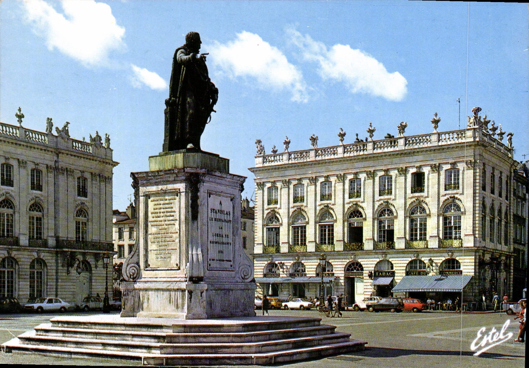 CPM Nancy Meurthe et Moselle La place Stanislas et la statue de Stanislas Leczinsky 