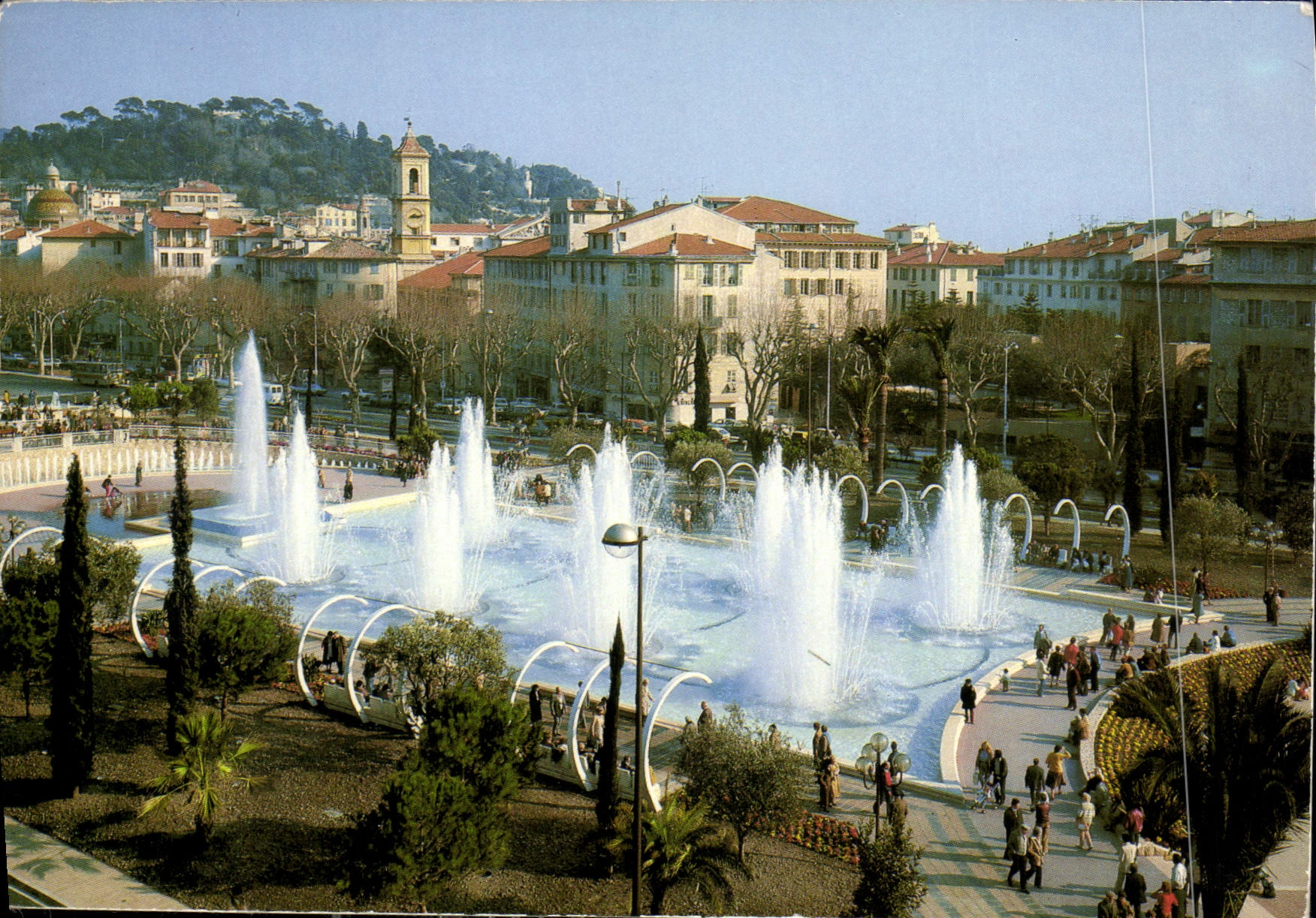 CPM La Cote d'Azur Nice Le Jardin de l'Esplanade du Paillon vue prise du Pont Neuf