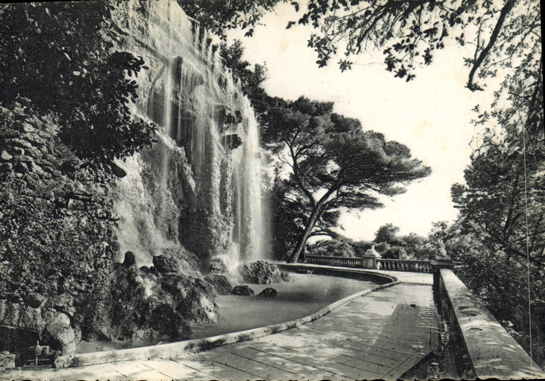 CPM Nice Cascade du Chateau 