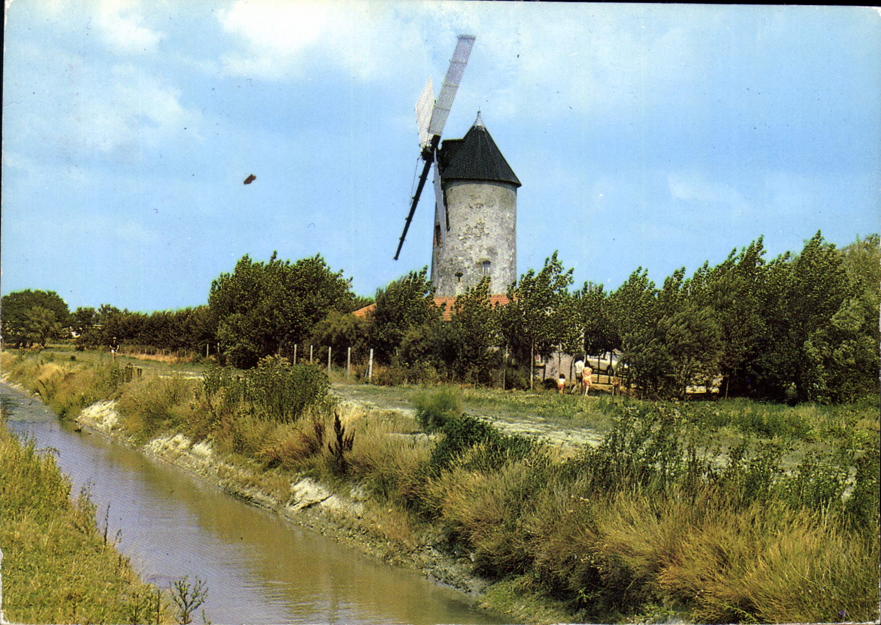 CPM Au paus de monts Vendee moulin de Raire toujours en activite 