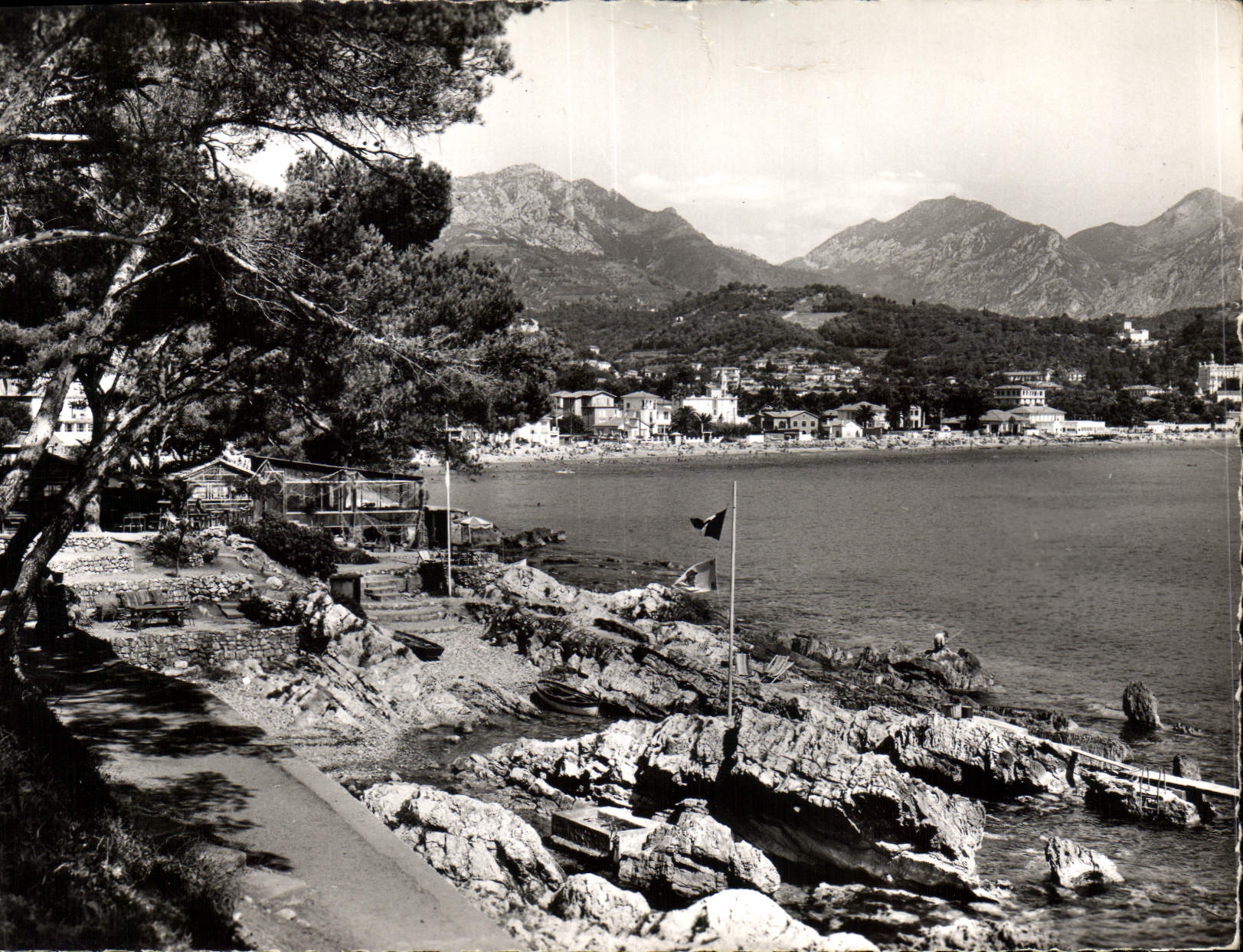CPM Cote d'Azur Cap Martin Promenade au Bord de mer 