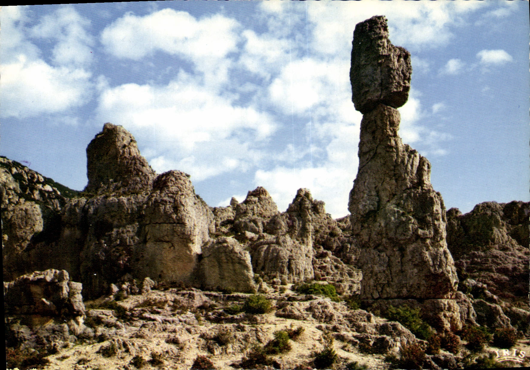 CPM L'Herault Touristique le Cirque de Moureze ensemble de la rocs dolomitiques d'aspect ruiniforme 