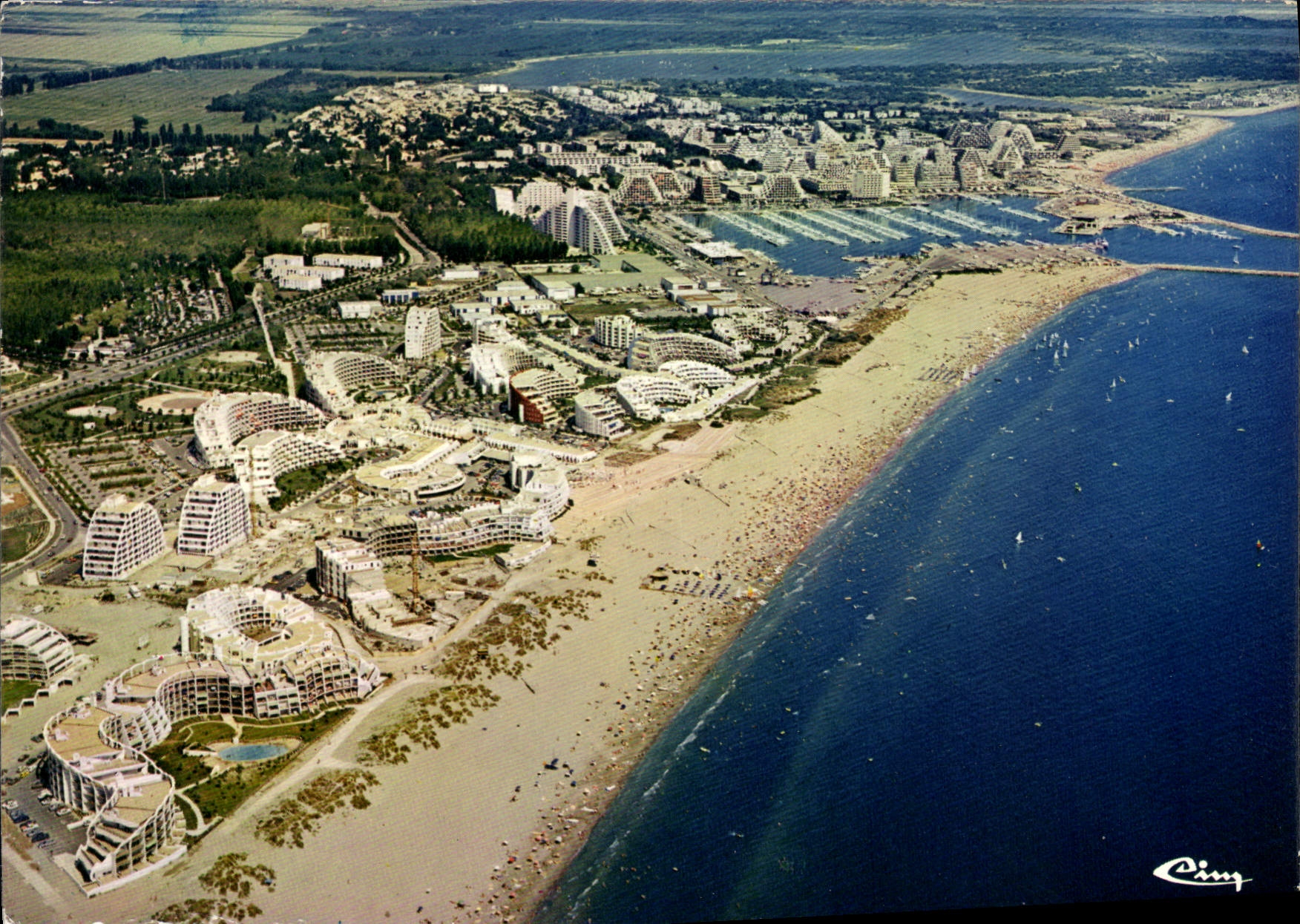 CPM La Grande Motte Herault vue aerienne 