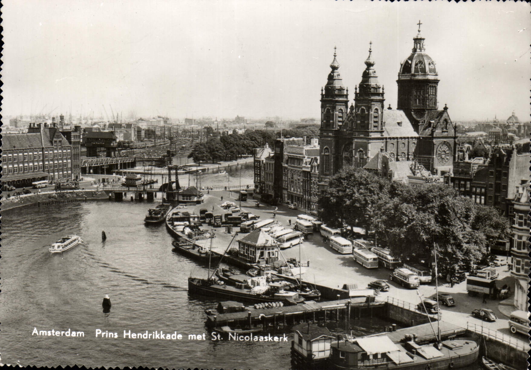 CPM Amsterdam Prins Hendrikkade met St Nicolaaskerk