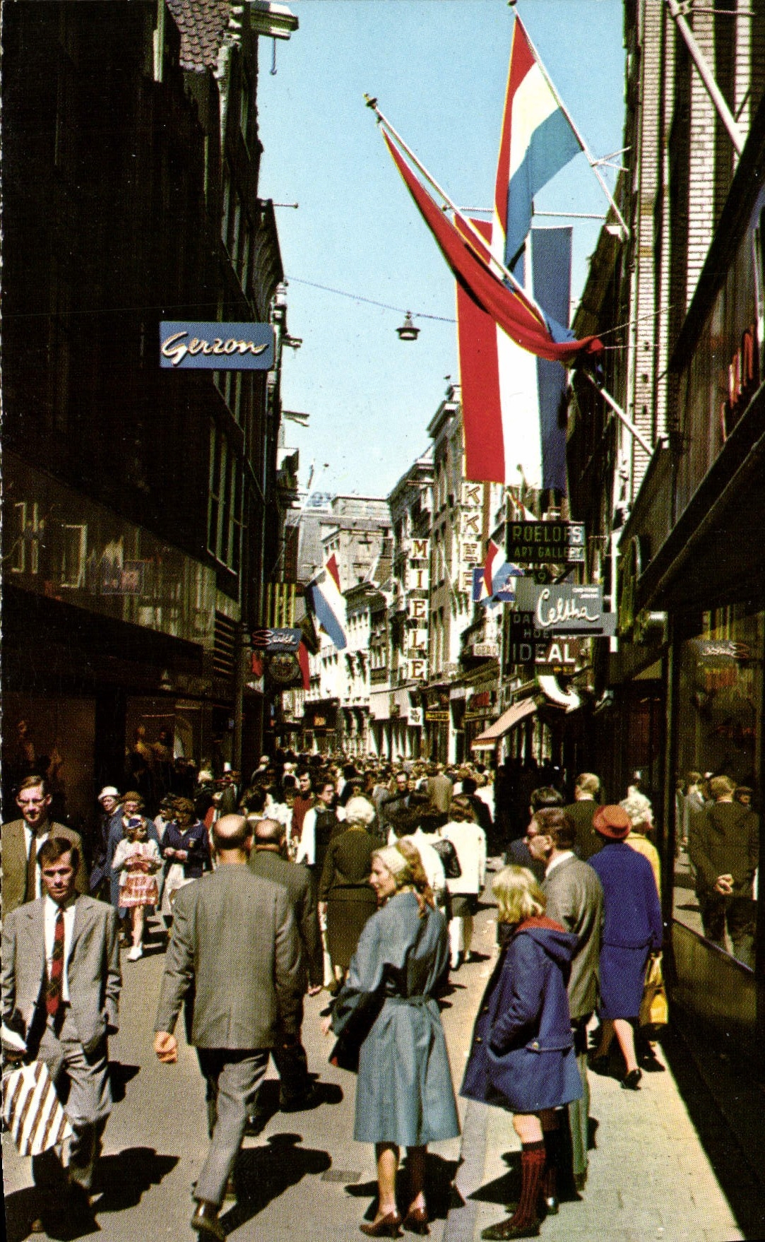CPM Amsterdam Holland la Kalverstraat rue commercante la plus animee de la Capitale