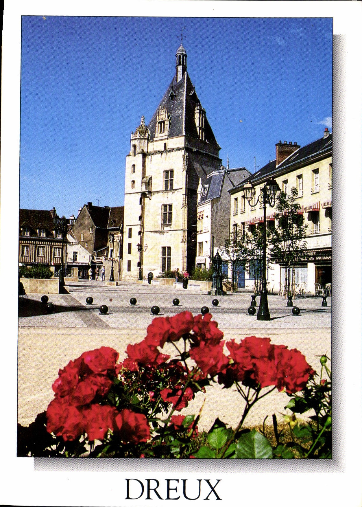 CPM Dreux Eure et loire le Veffroi et la Place Metzeau