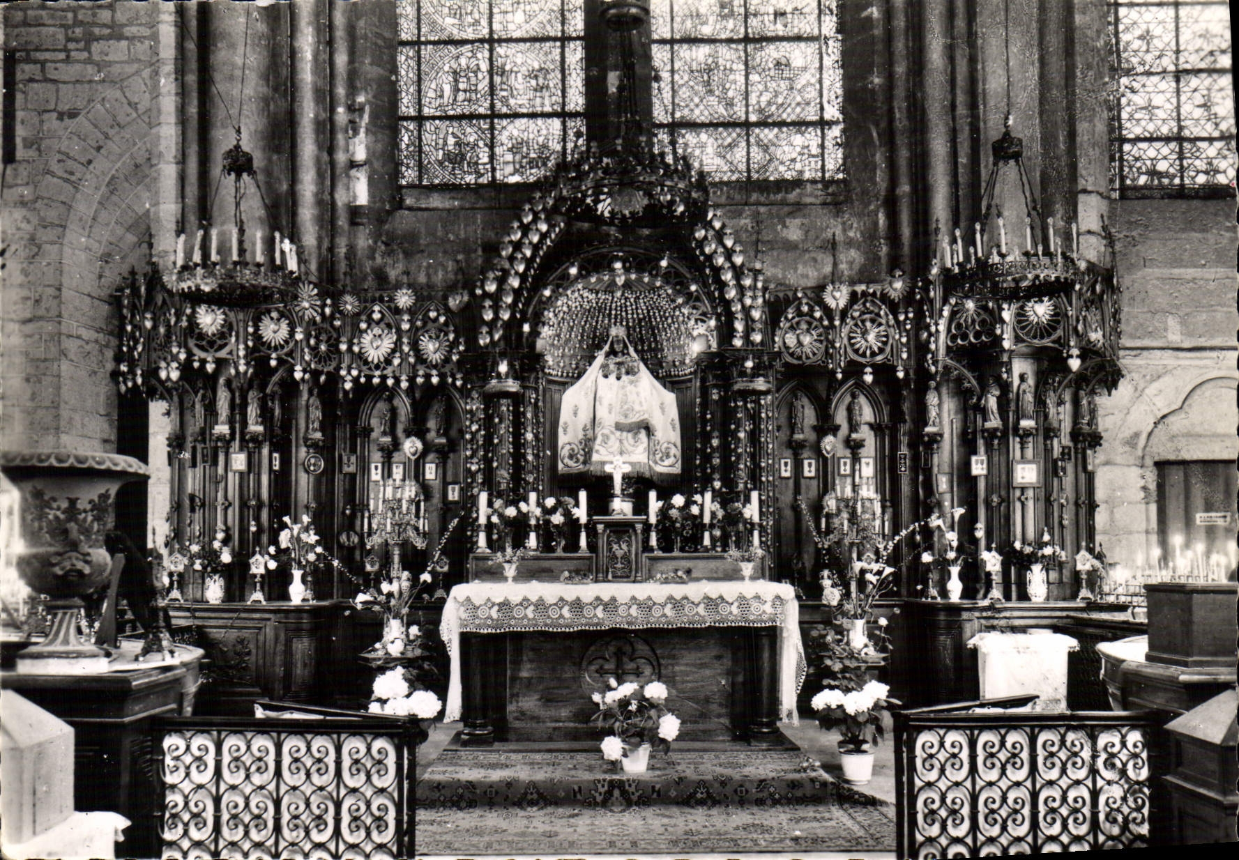CPM Chartres la Vierge Noire dite du Pilier 