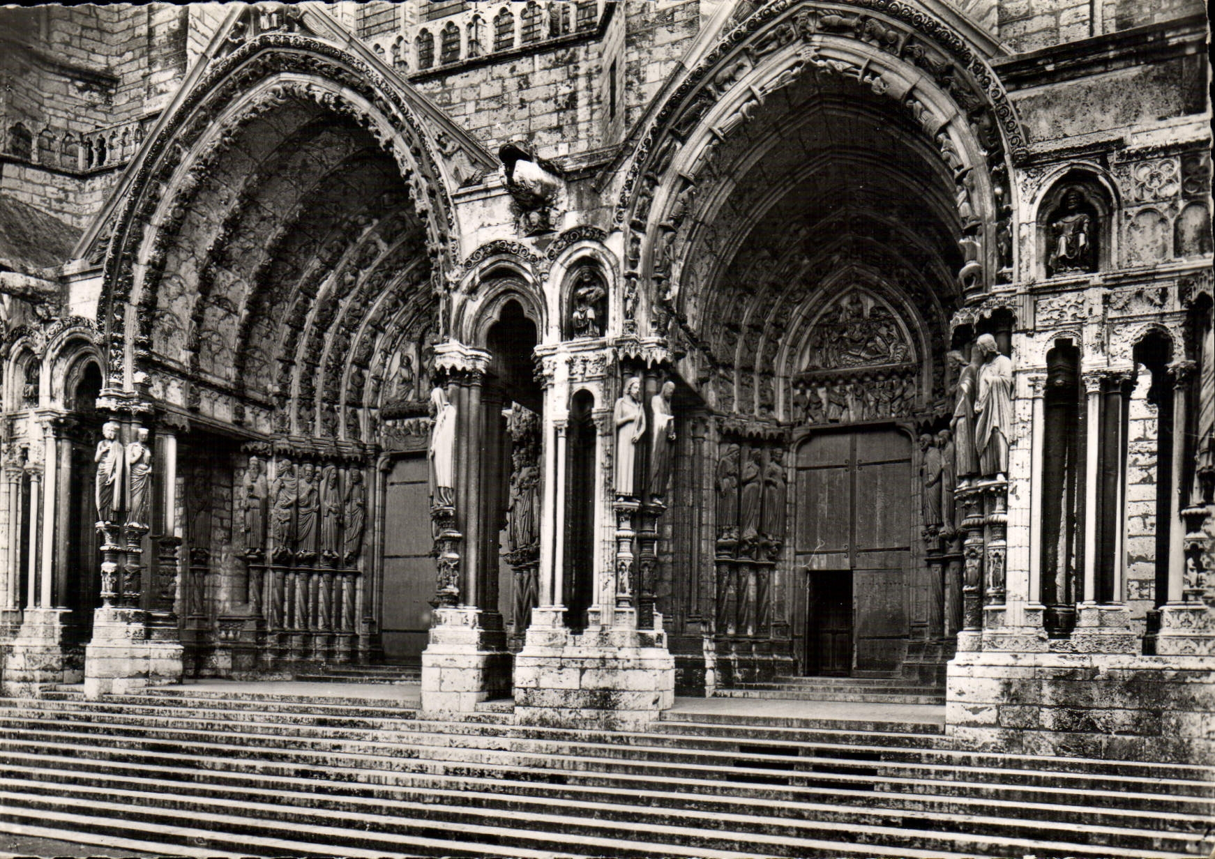 CPM Chartres Porche Nord 