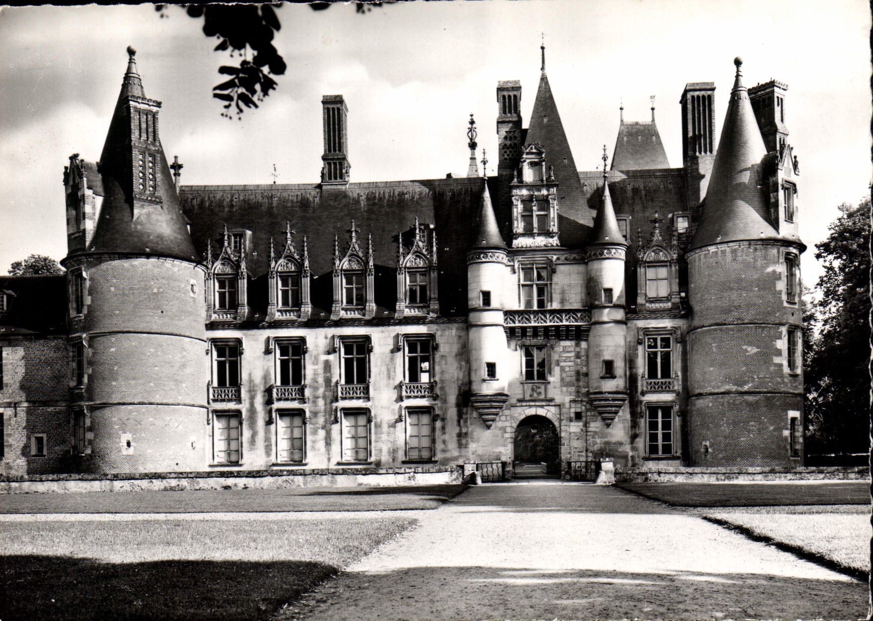 CPM Maintenon Eure et Loir le Chateau Facade nord 