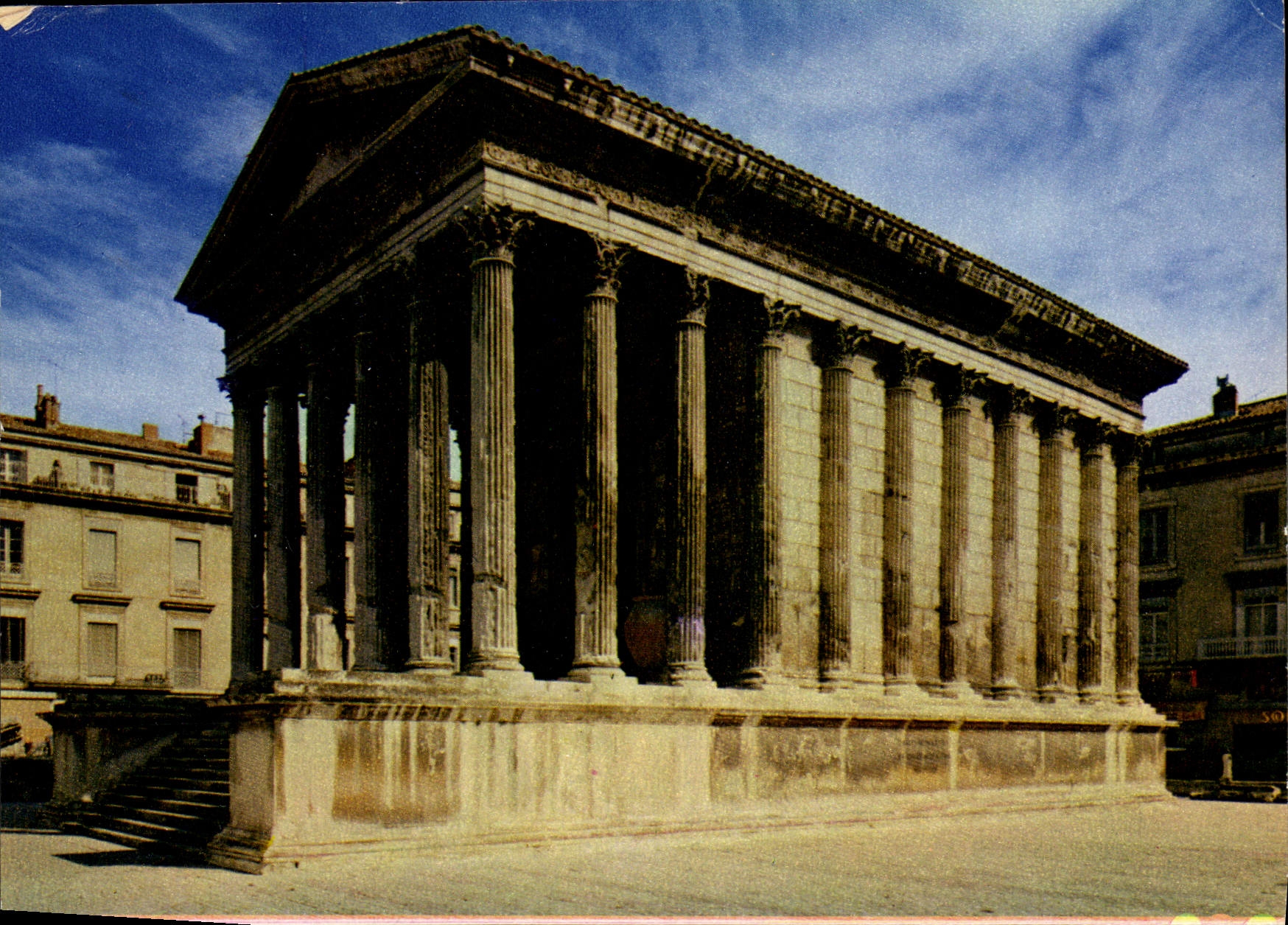 CPM La Rome Francaise Nimes la Maison Carree An 12 avant JC