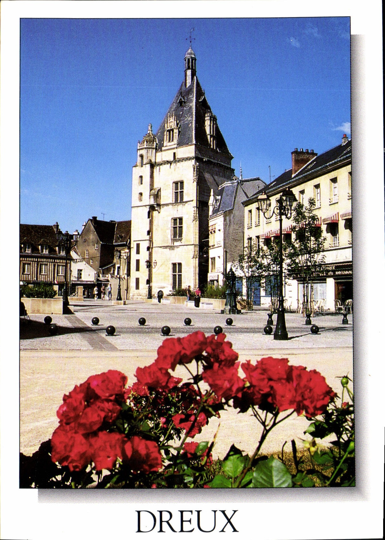 CPM Dreux Eure et Loir le Beffroi et la Place Metzeau 