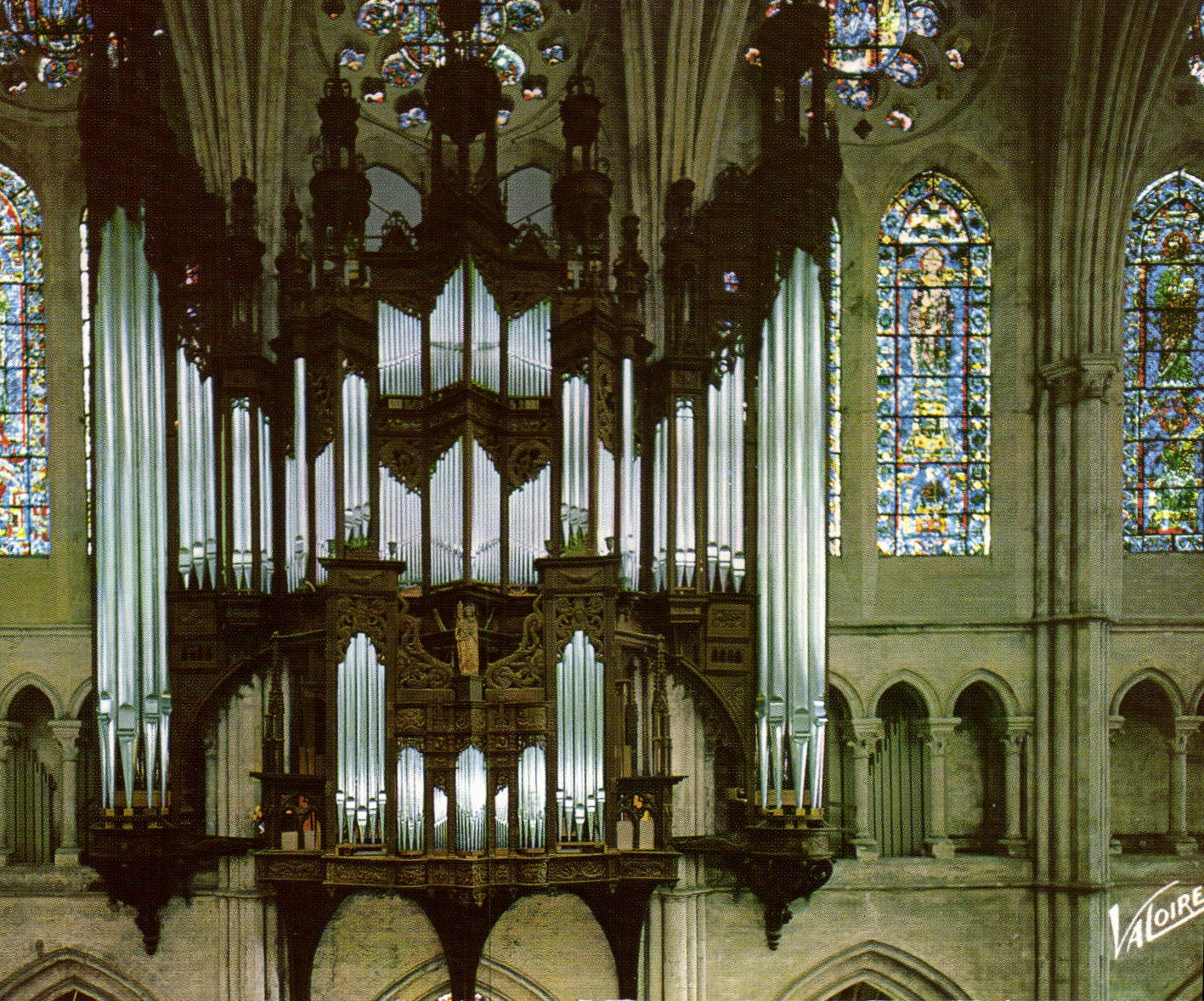 CPM Les Merveilles de Chartres Eure et Loir la Cathedrale XII siecle les grandes orgues renovees en 