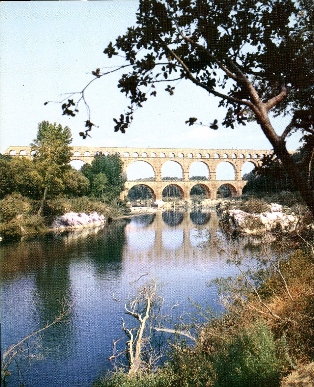 CPM Le Pont du Gard Aqueduc romain construit avant l'ere chretienne sur l'ordre d'Agrippa 