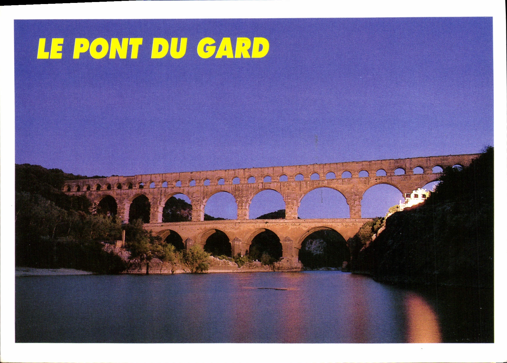 CPM Monuments et Sites de France le Pont du Gard 
