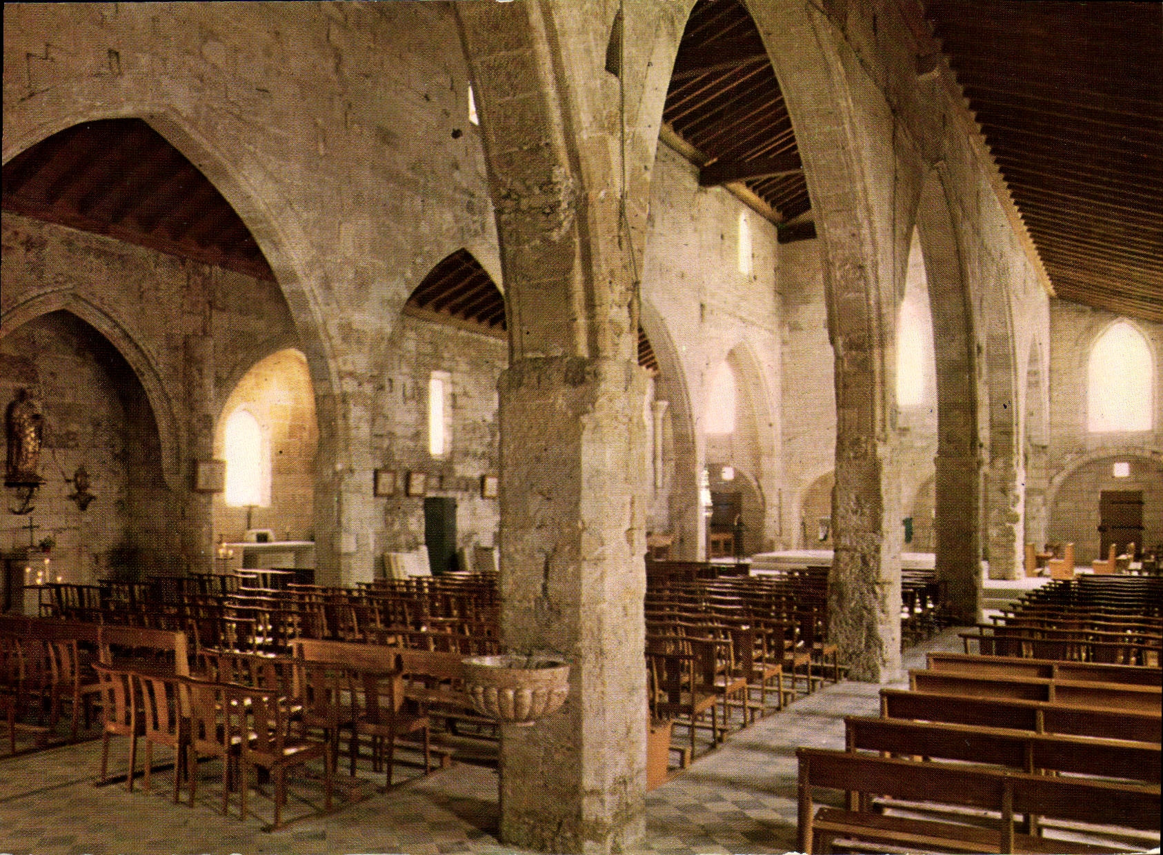 CPM Aigues Mortes interieur de l'eglise Notre Dame des Sablans 