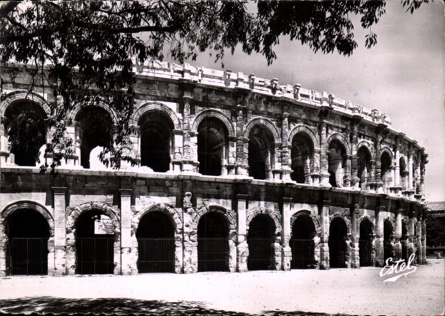CPM Nimes Les Arenes 