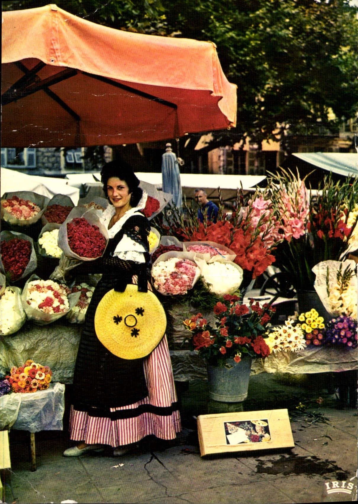 CPM Reflets de la cote d'Azur Nice A Mmes son Marche aux fleurs
