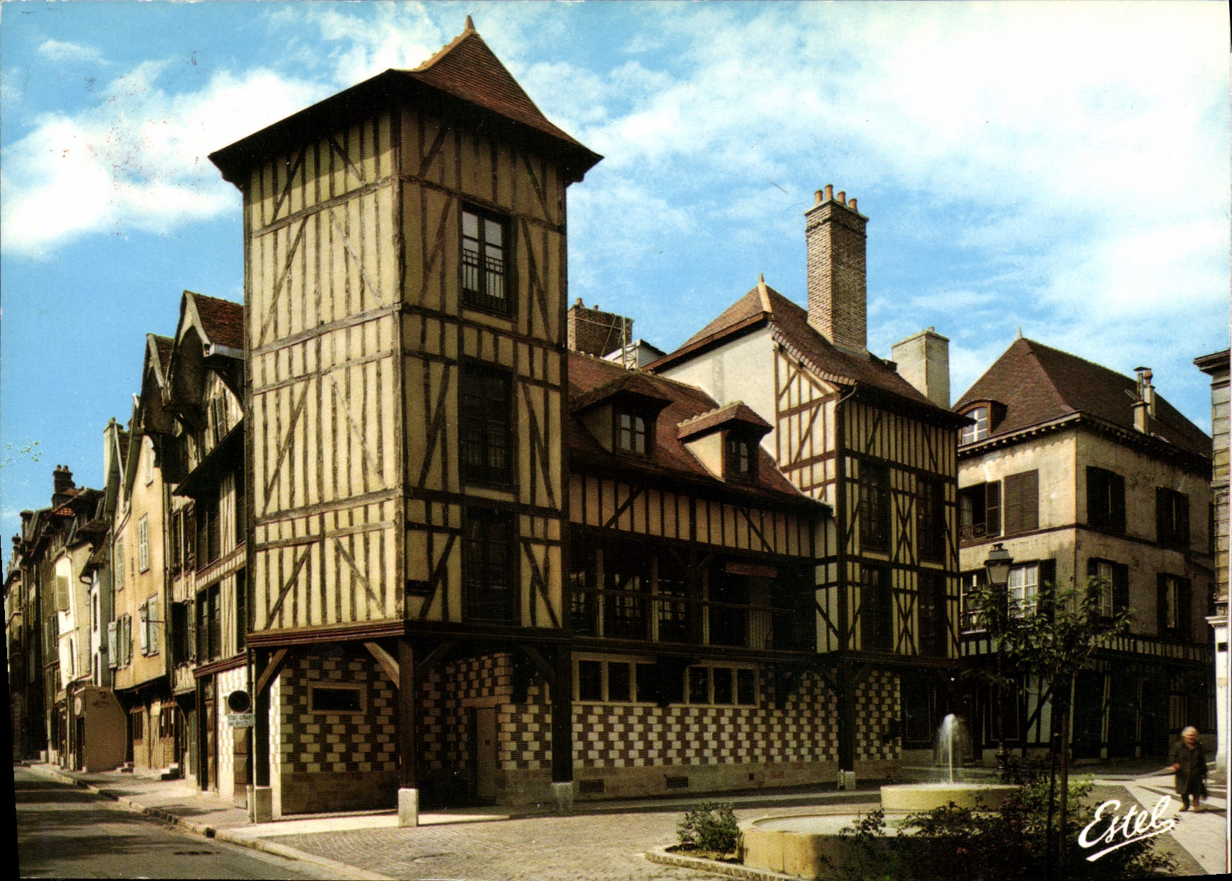 CPM Troyes Aube Capitale de la Champagne Vieille maisons champenoises 