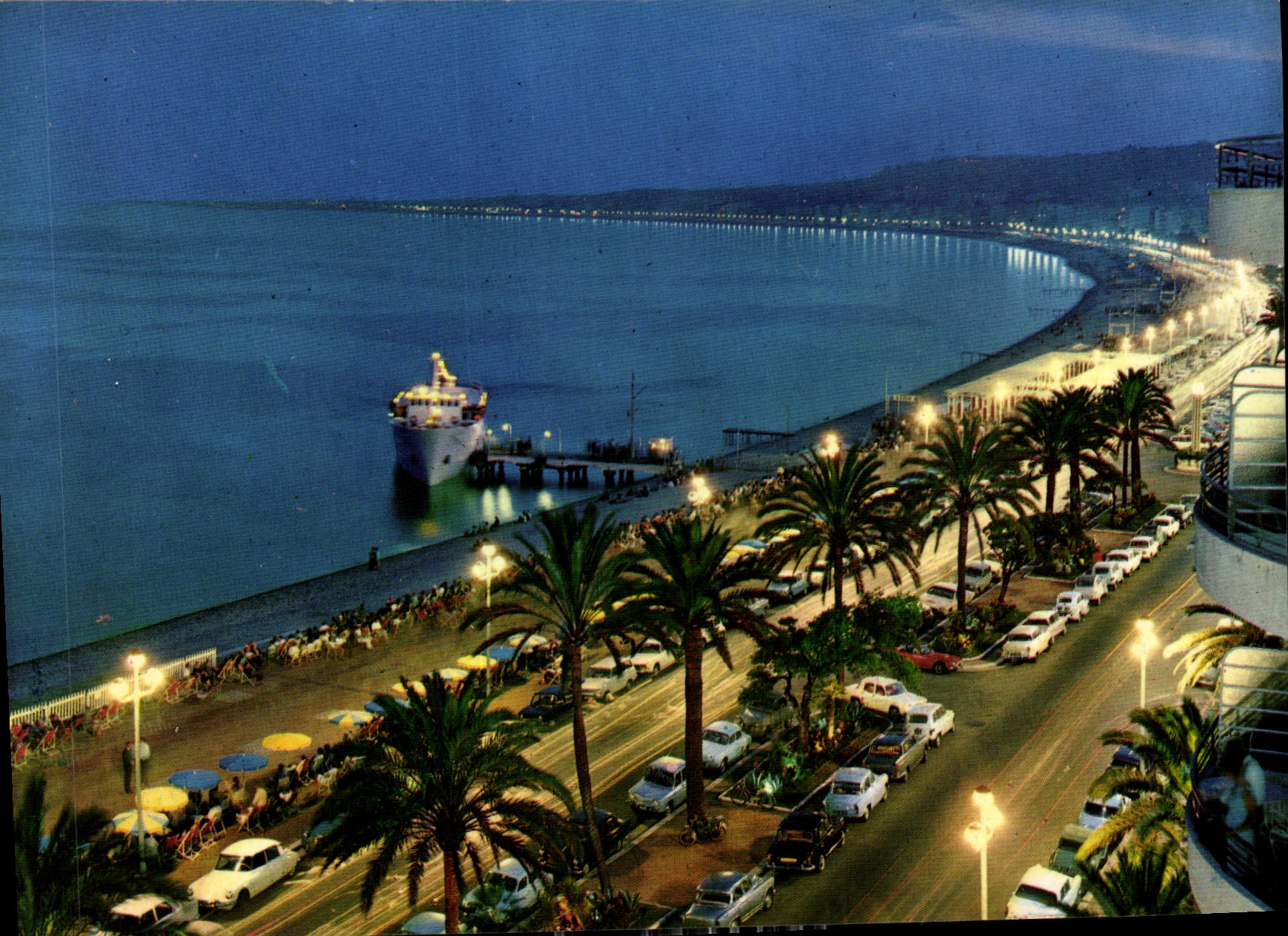 CPM Au soleil de la Cote d'Azur Nice Promenade des Anglais de nuit