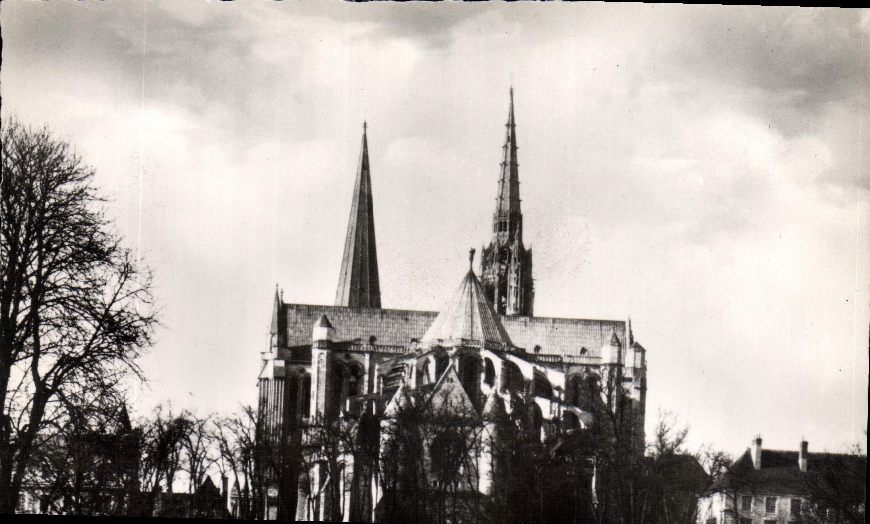CPM Chartres Eure et Loir La Cathedrale