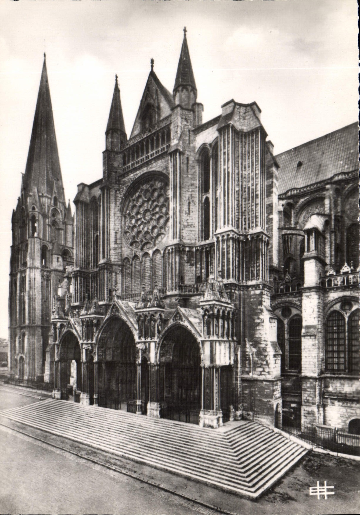 CPM Cathedrale de Chartres Portail Sud