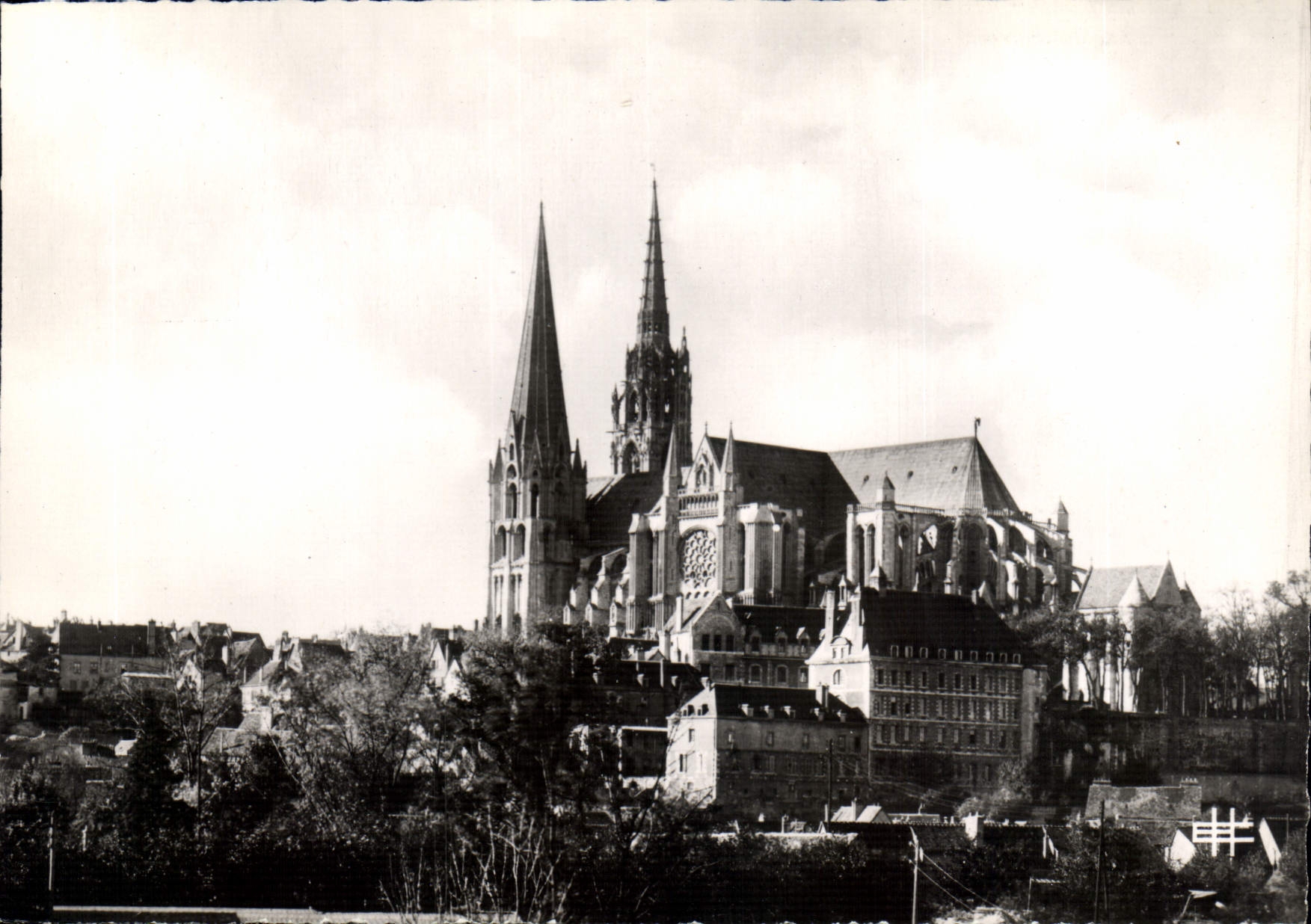 CPM Chartres Eure et Loir La Cathedrale
